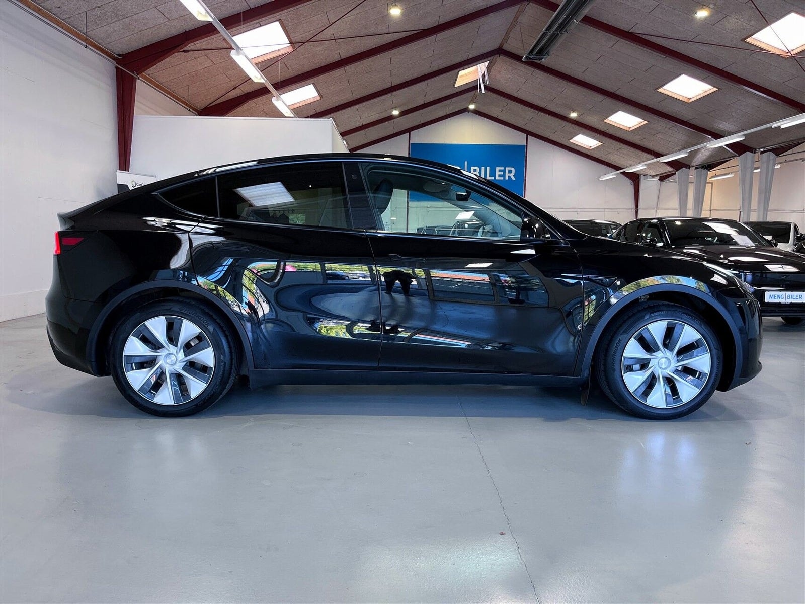 Tesla Model Y Standard Range RWD, 299hp, 2023