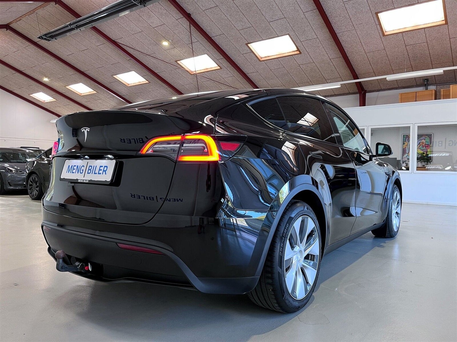Tesla Model Y Standard Range RWD, 299hp, 2023