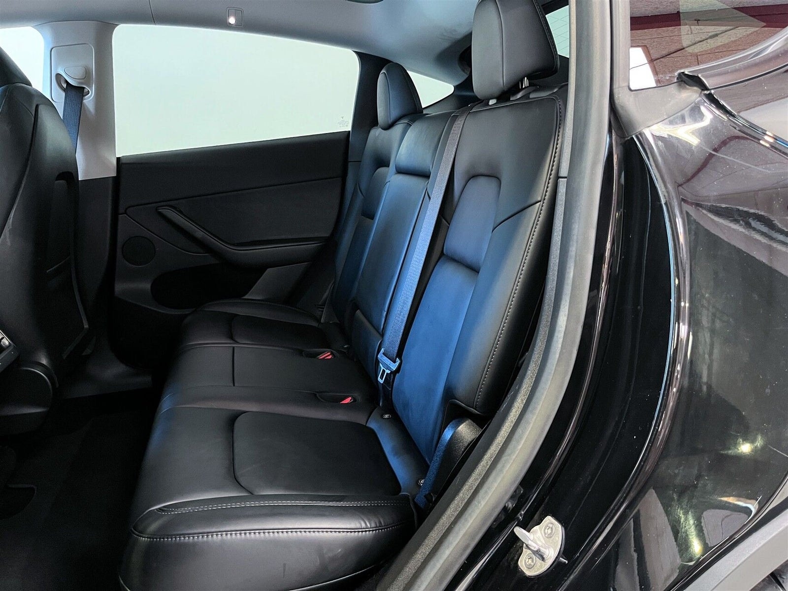 Tesla Model Y Standard Range RWD, 299hp, 2023