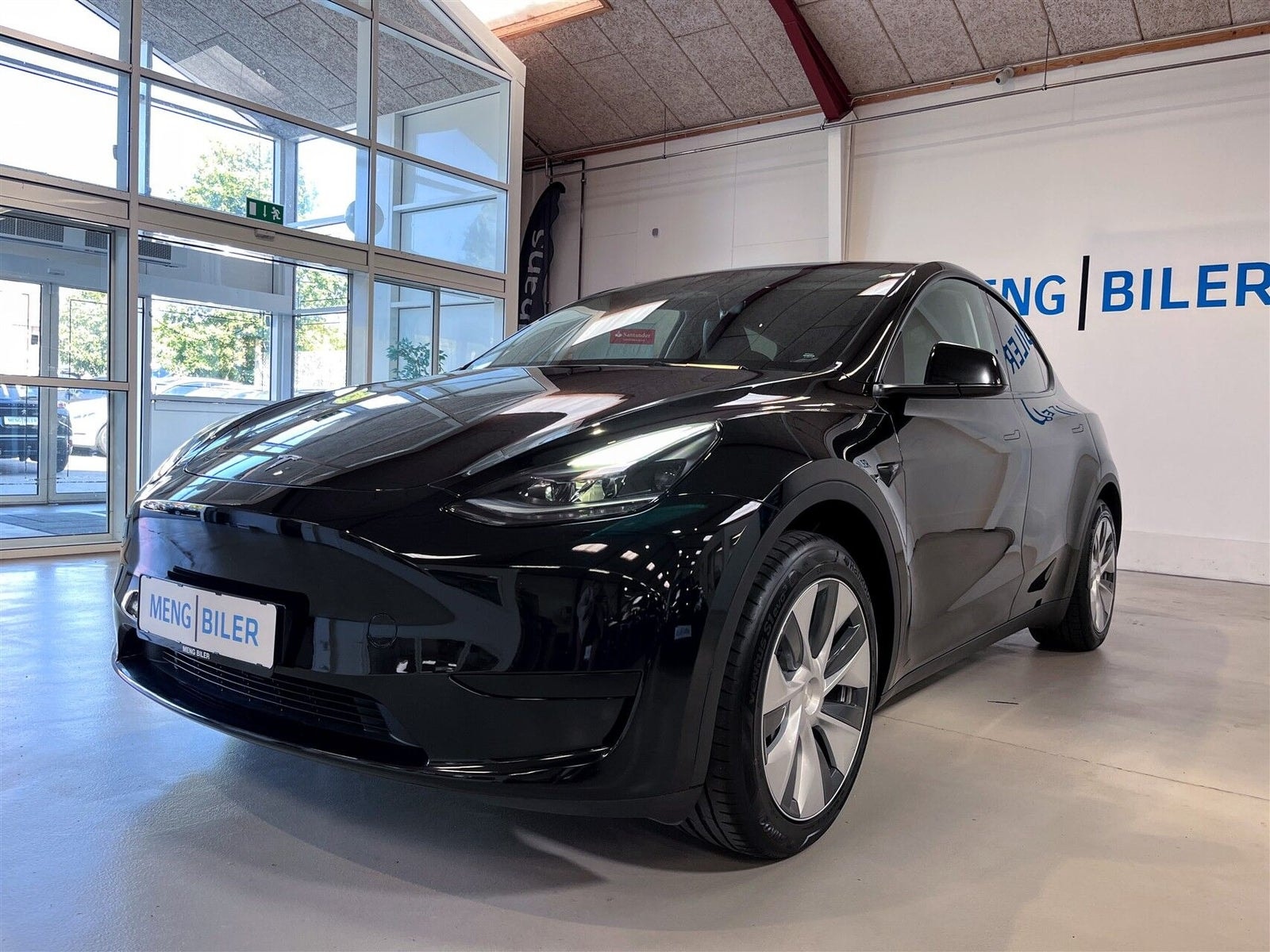 Tesla Model Y Standard Range RWD, 299hp, 2023
