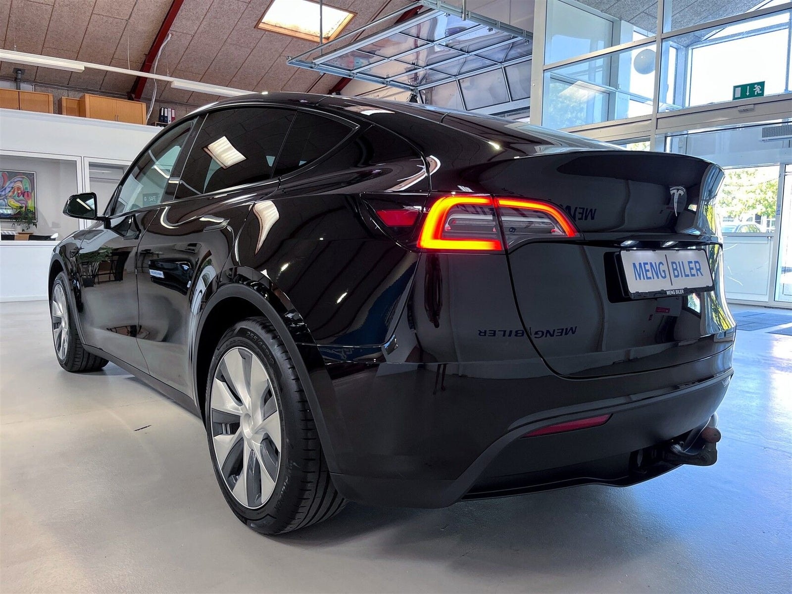 Tesla Model Y Standard Range RWD, 299hp, 2023