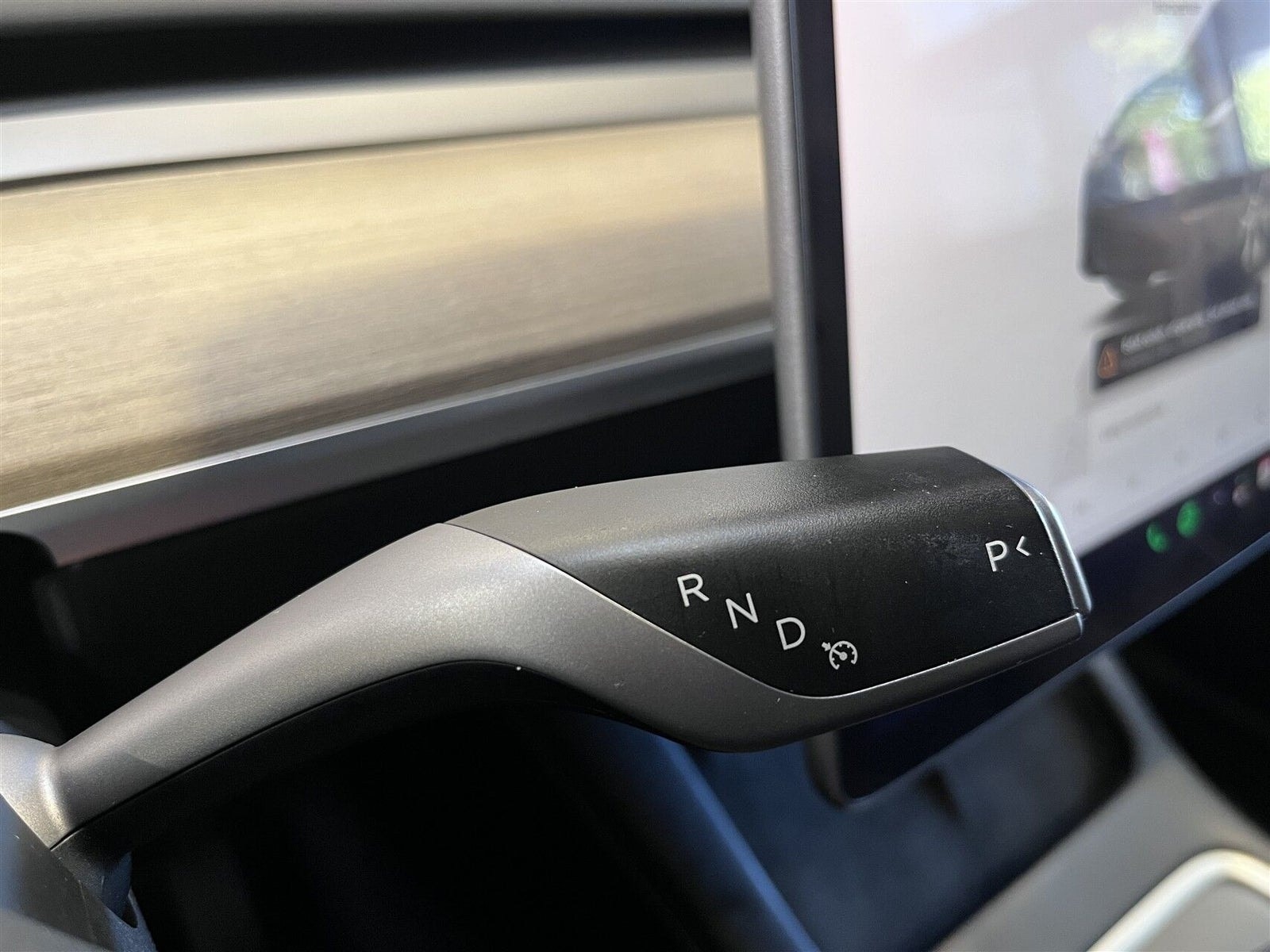 Tesla Model Y Standard Range RWD, 299hp, 2023