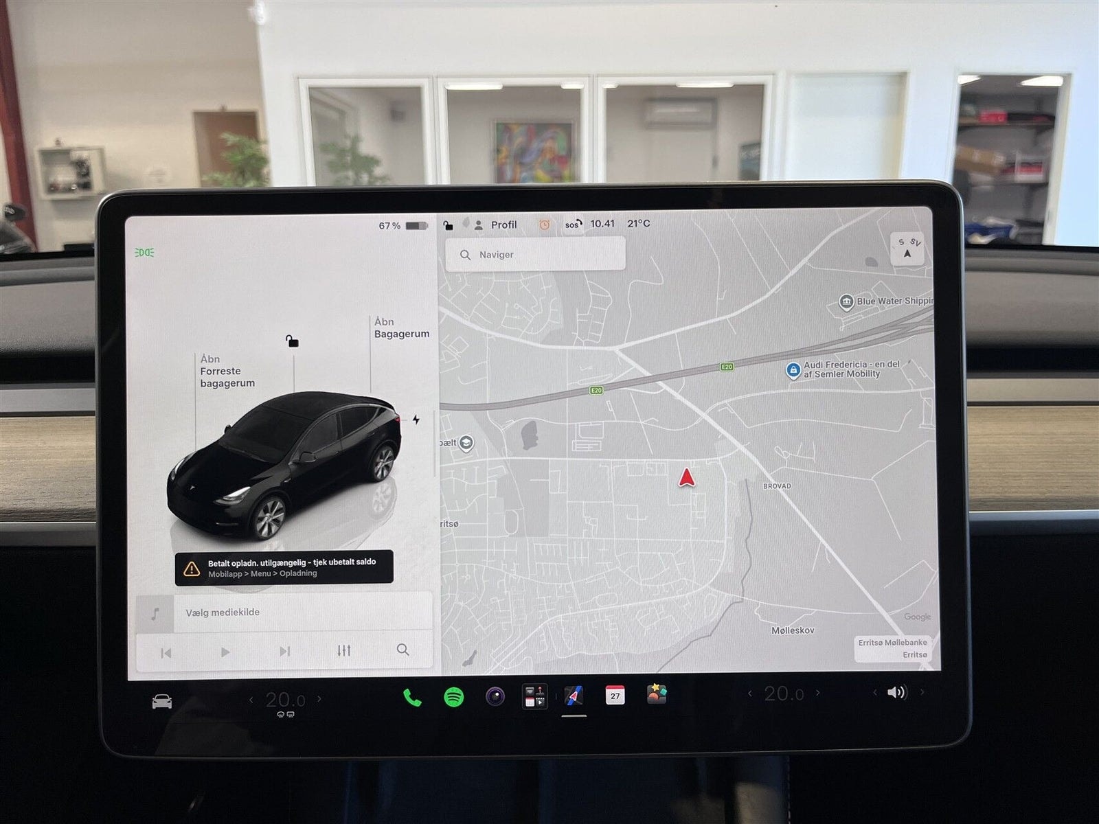 Tesla Model Y Standard Range RWD, 299hp, 2023