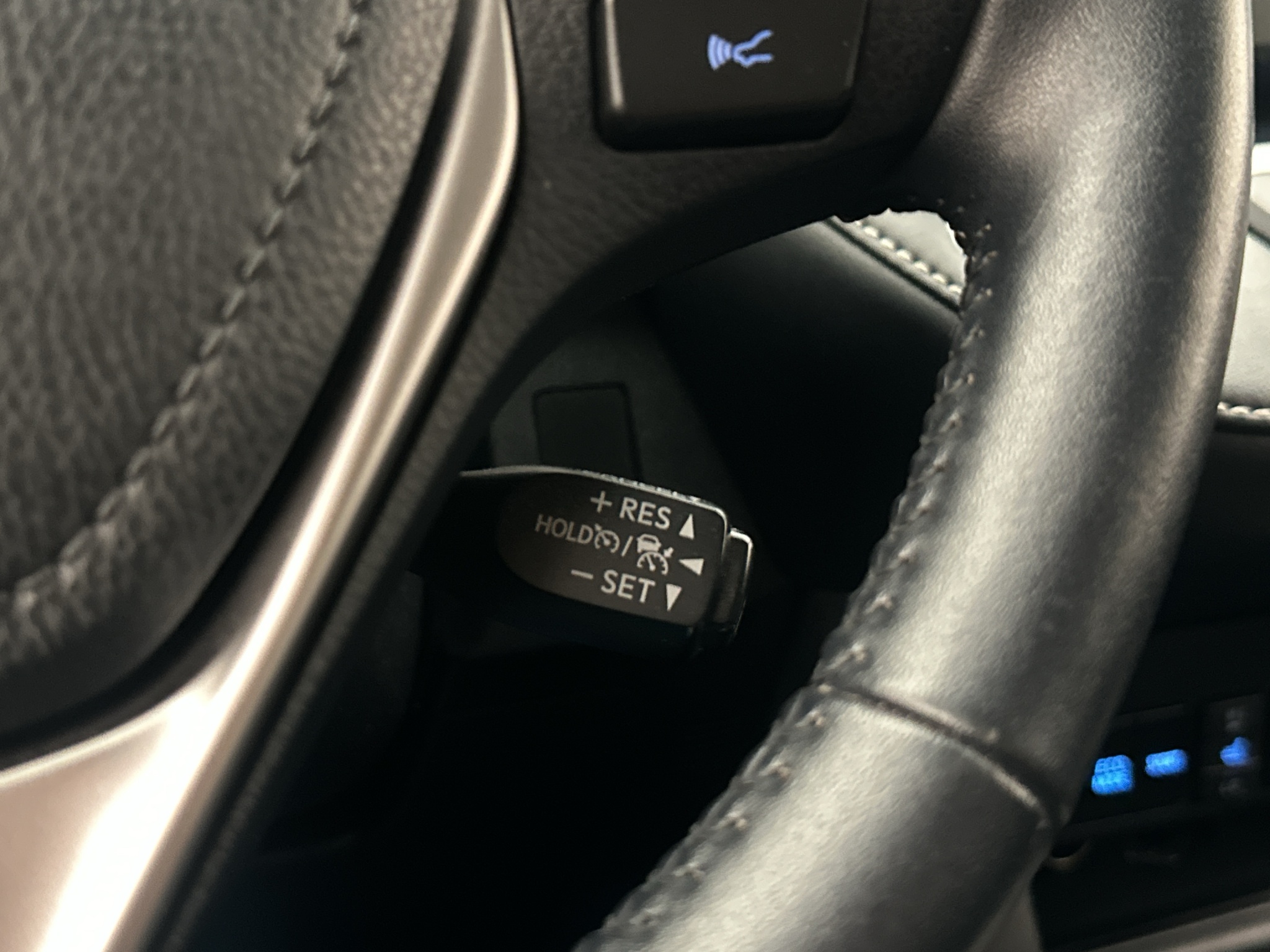 Toyota RAV4 Hybrid 2.5 Dual VVT-i AWD-i E-CVT, 197ps, 2018