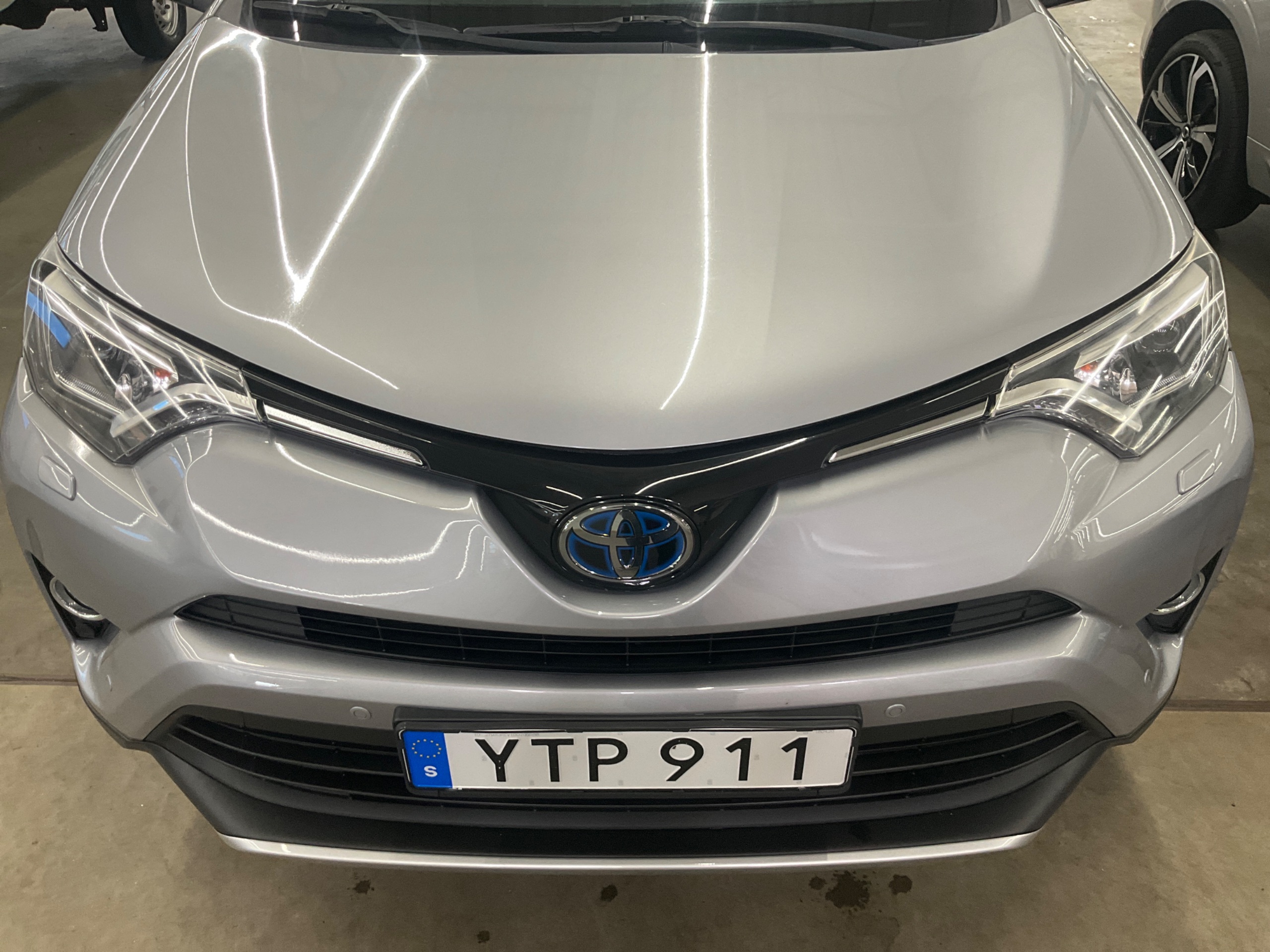 Toyota RAV4 Hybrid 2.5 Dual VVT-i AWD-i E-CVT, 197ps, 2018