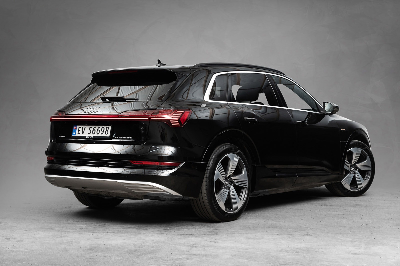 Audi e-tron 55 quattro, 408hp, 2019