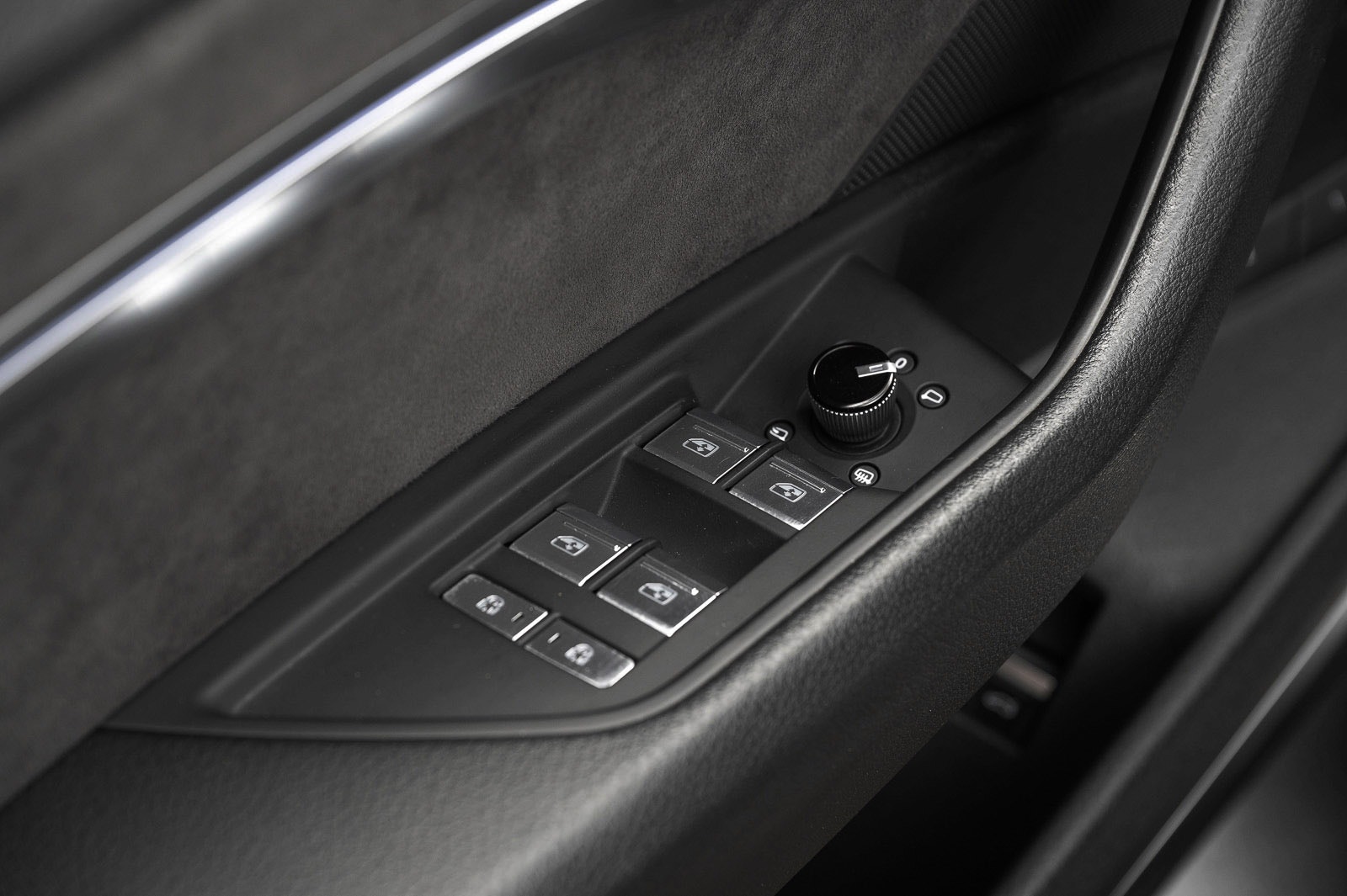 Audi e-tron 55 quattro, 408hp, 2019