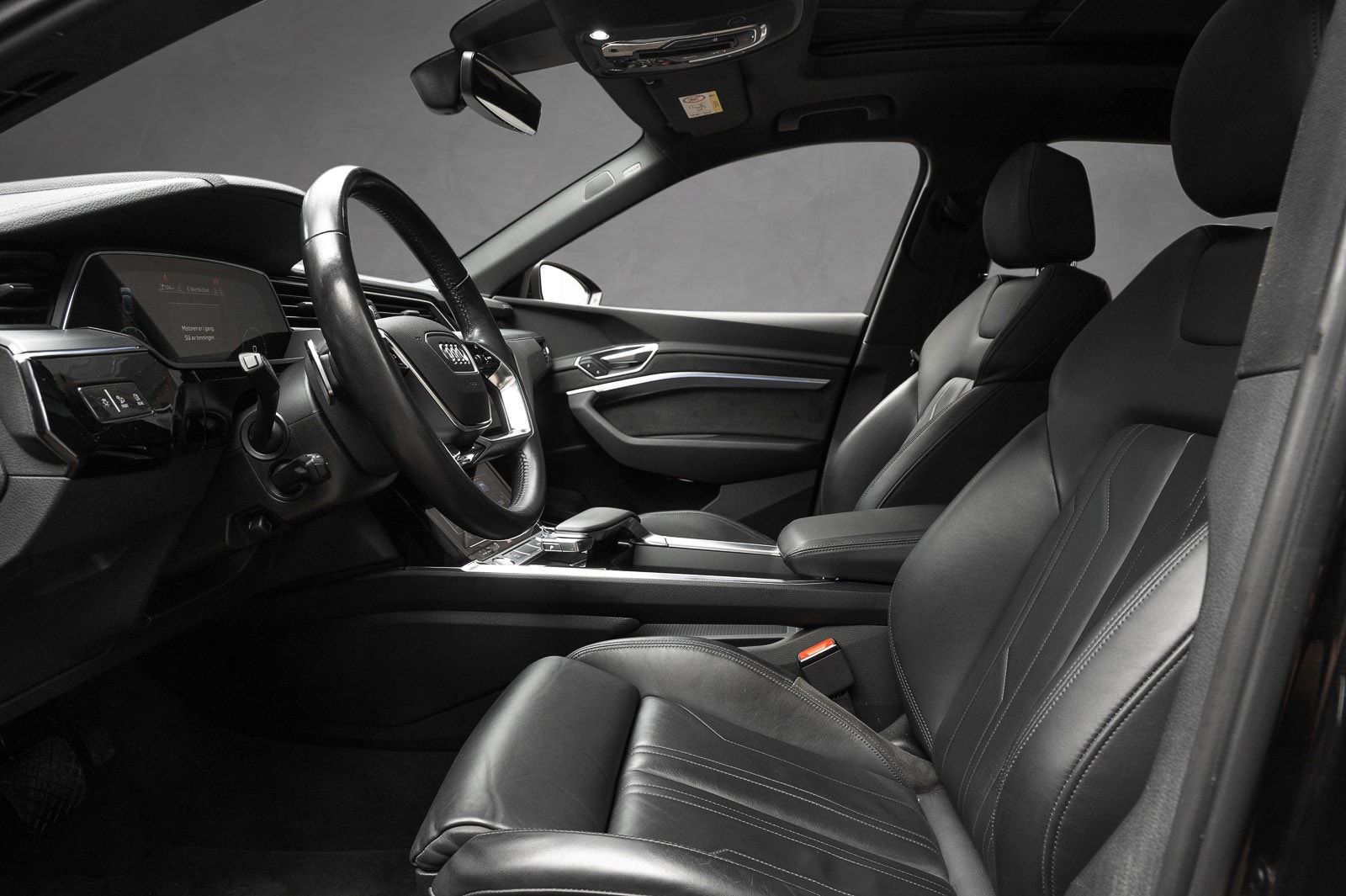 Audi e-tron 55 quattro, 408hp, 2019