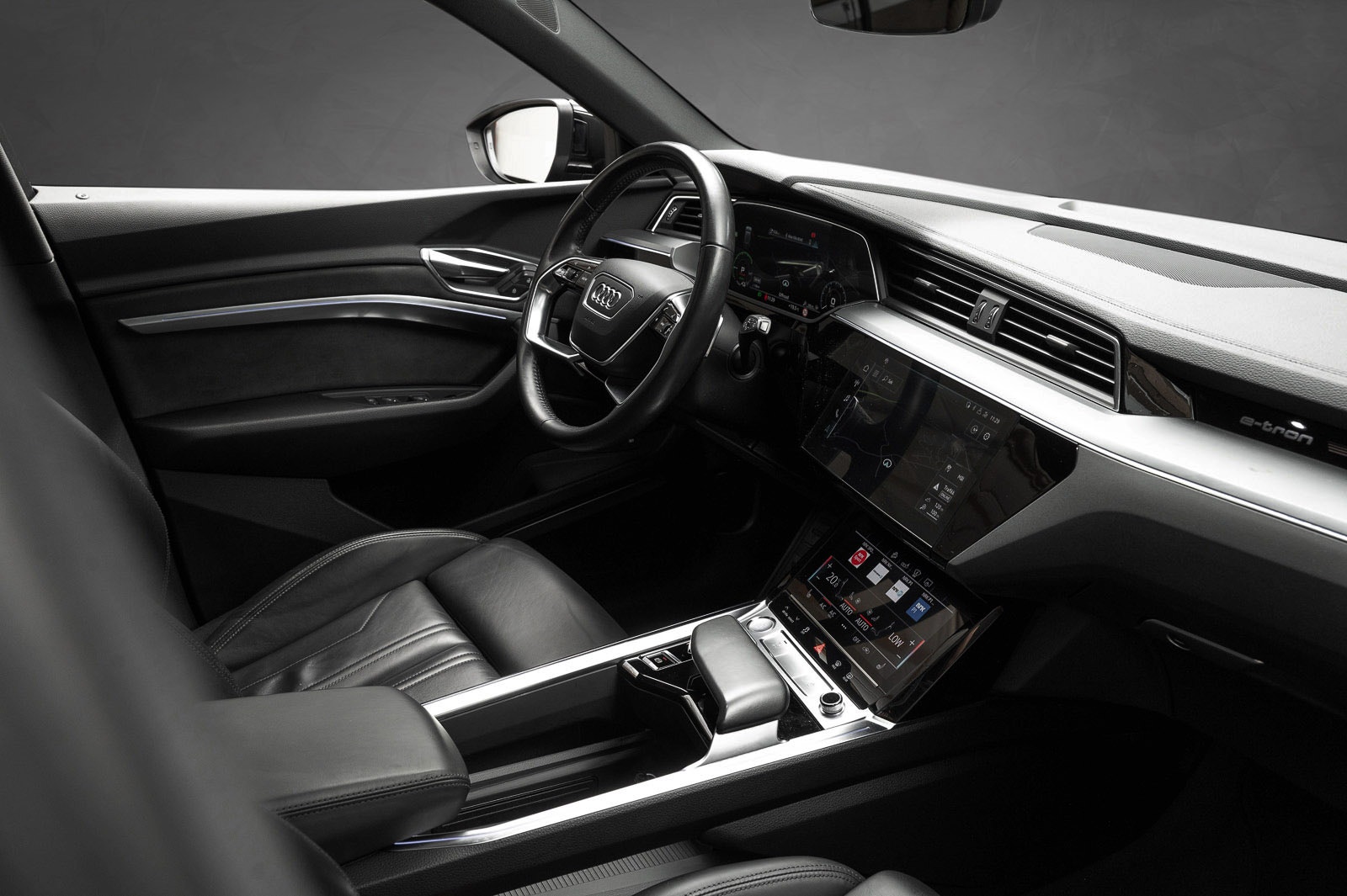 Audi e-tron 55 quattro, 408hp, 2019