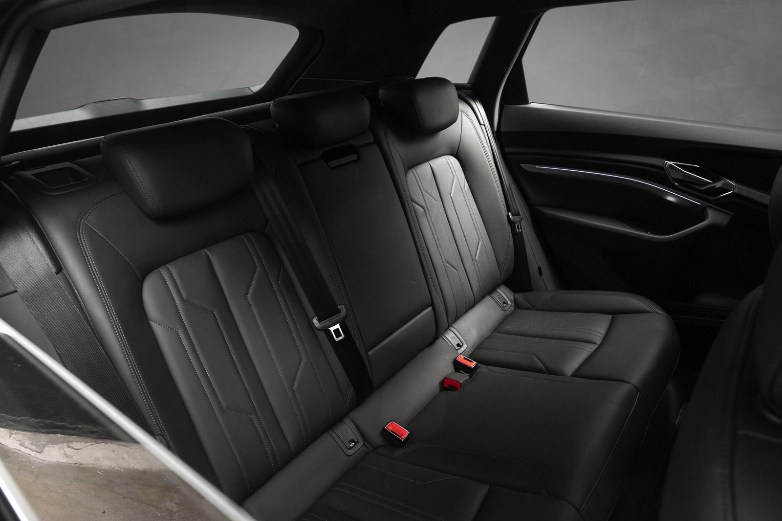 Audi e-tron 55 quattro, 408hp, 2019