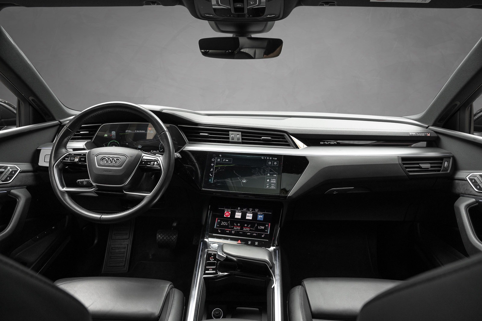 Audi e-tron 55 quattro, 408hp, 2019