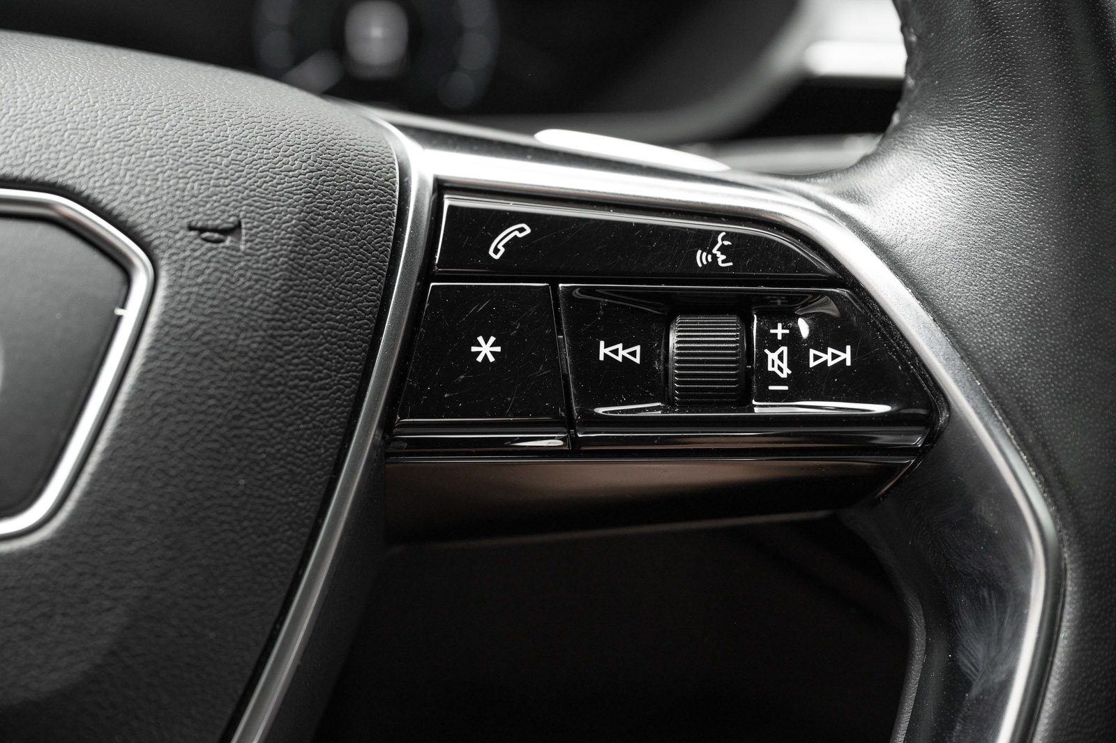 Audi e-tron 55 quattro, 408hp, 2019