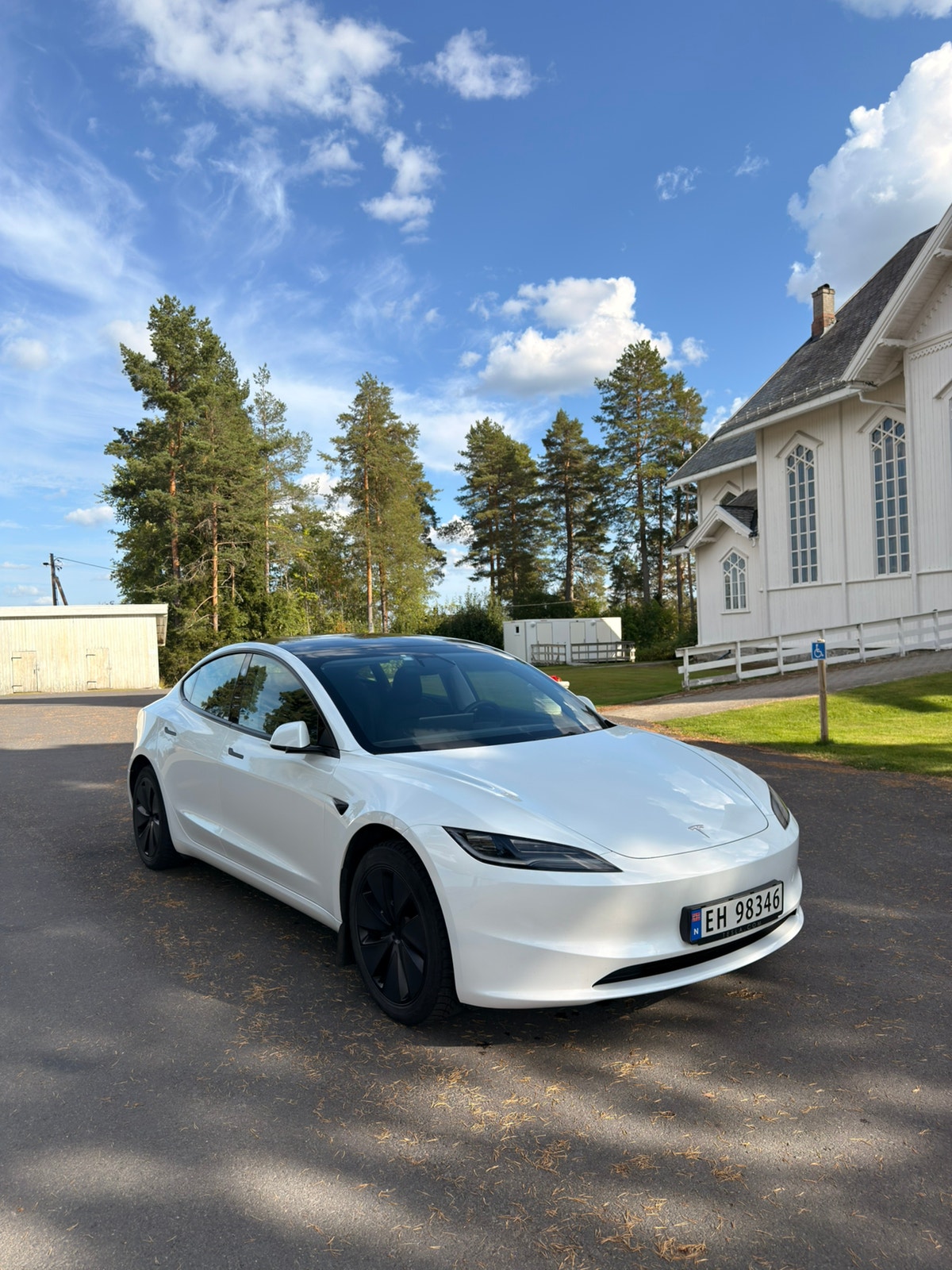 Tesla Model 3 Standard Range, 283hp, 2024