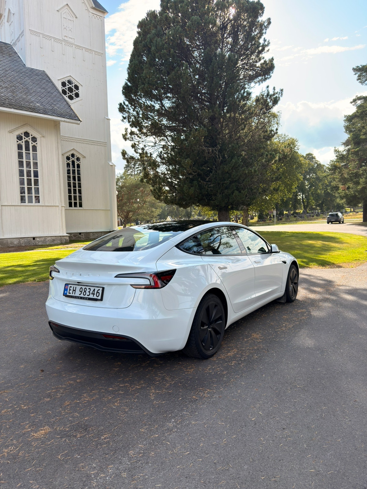 Tesla Model 3 Standard Range, 283hp, 2024