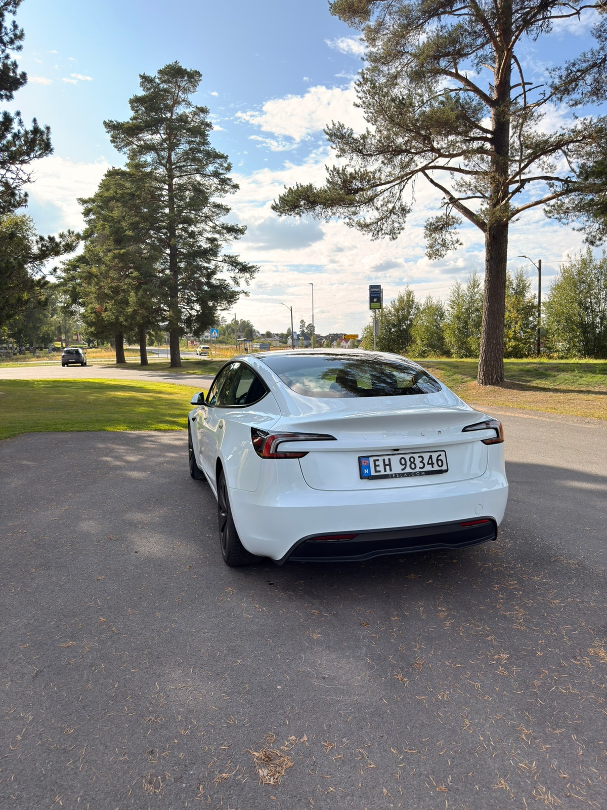 Tesla Model 3 Standard Range, 283hp, 2024