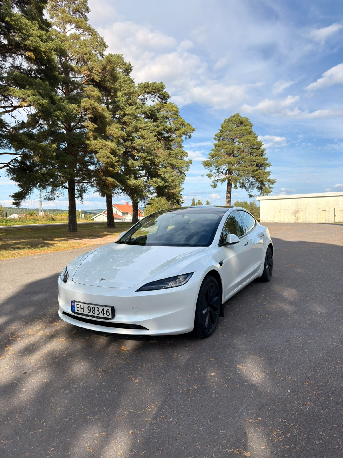 Tesla Model 3 Standard Range, 283hp, 2024