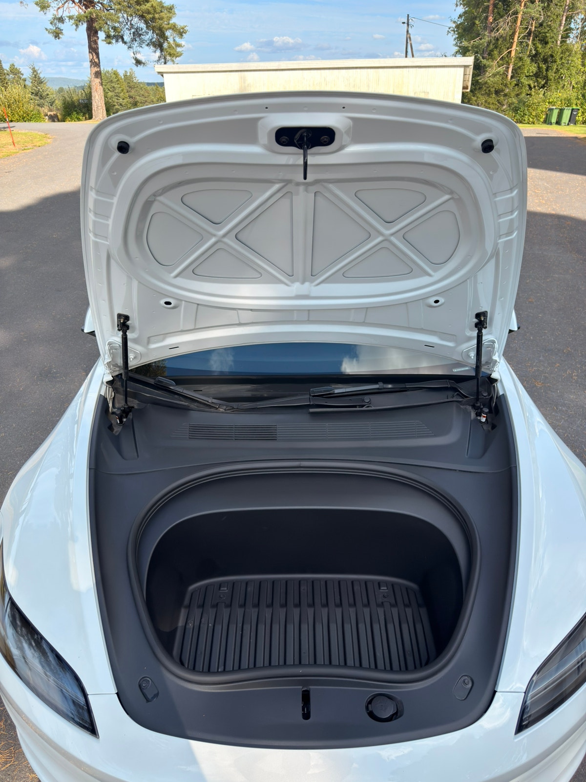 Tesla Model 3 Standard Range, 283hp, 2024