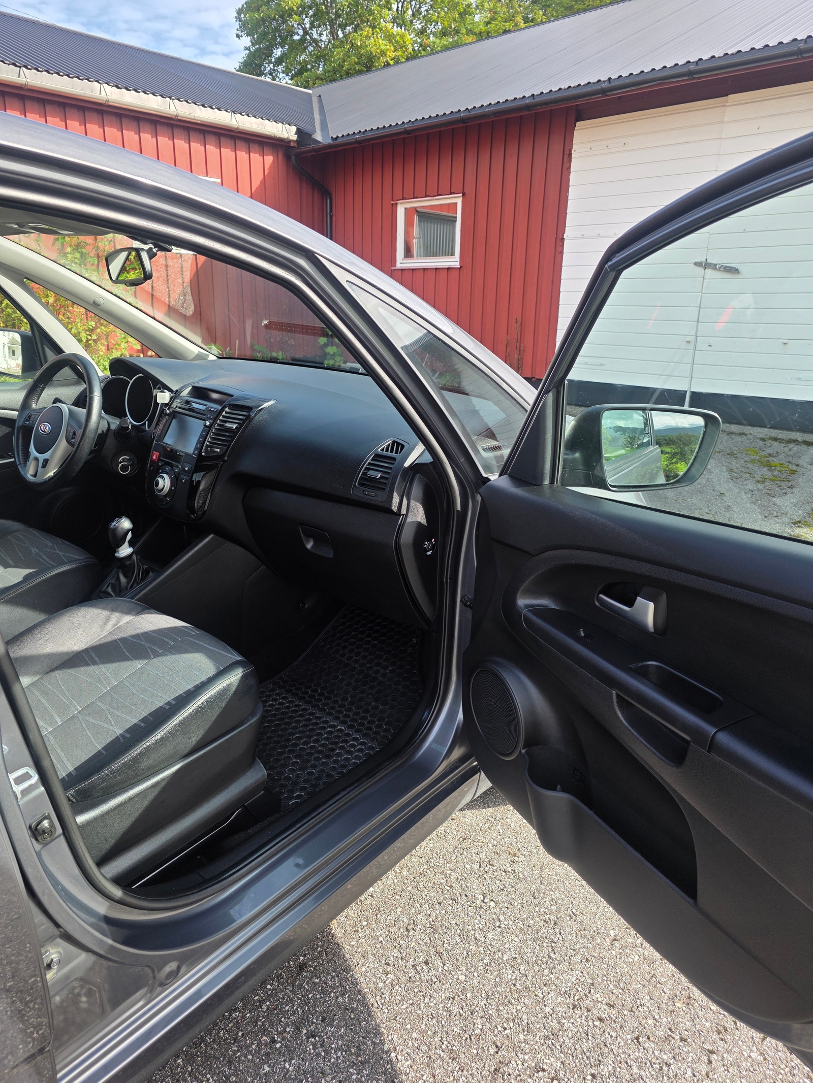 Kia Venga 1.4 CRDi Manual, 6-trins, 77ps, 2011