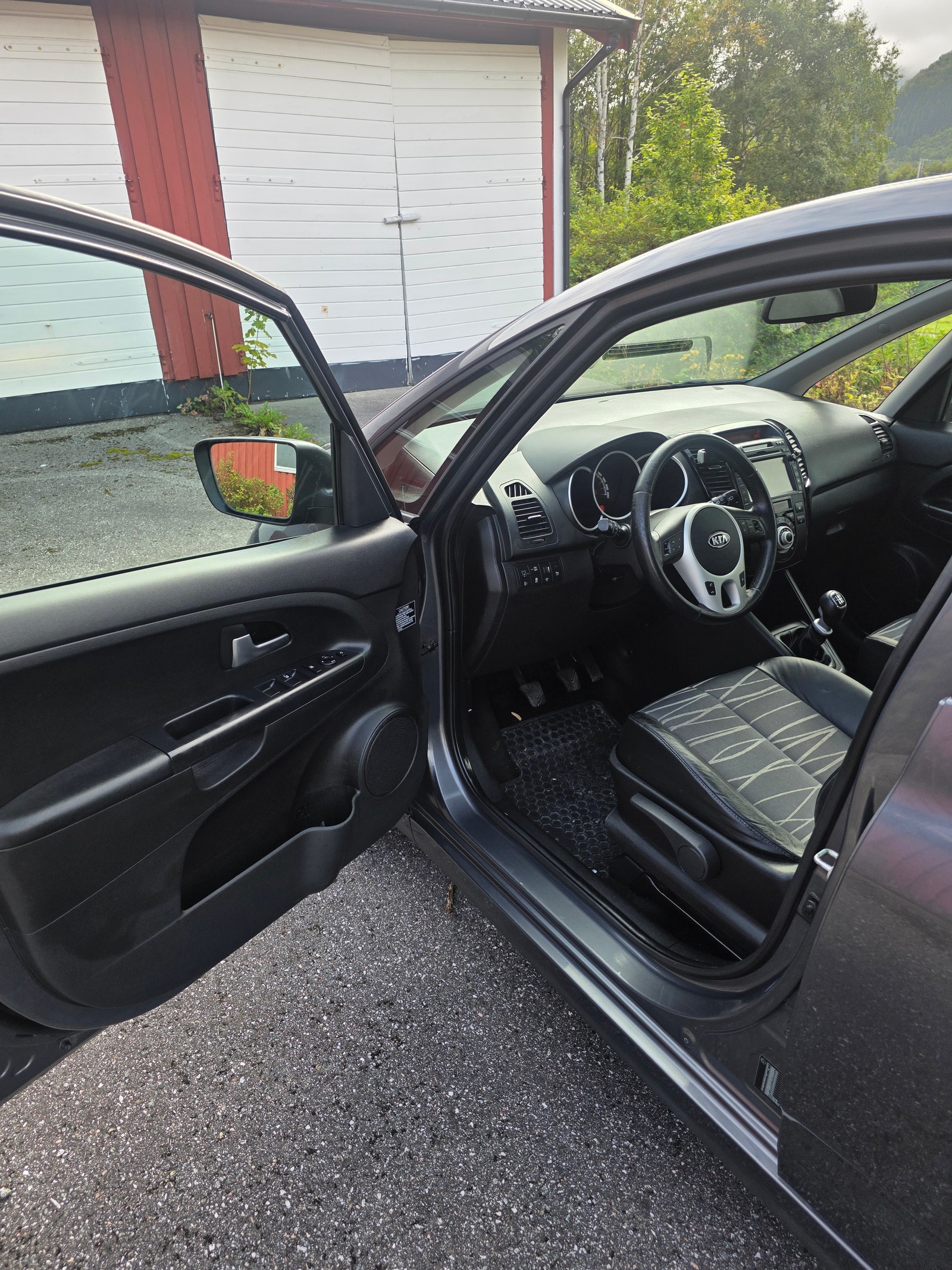 Kia Venga 1.4 CRDi Manual, 6-trins, 77ps, 2011