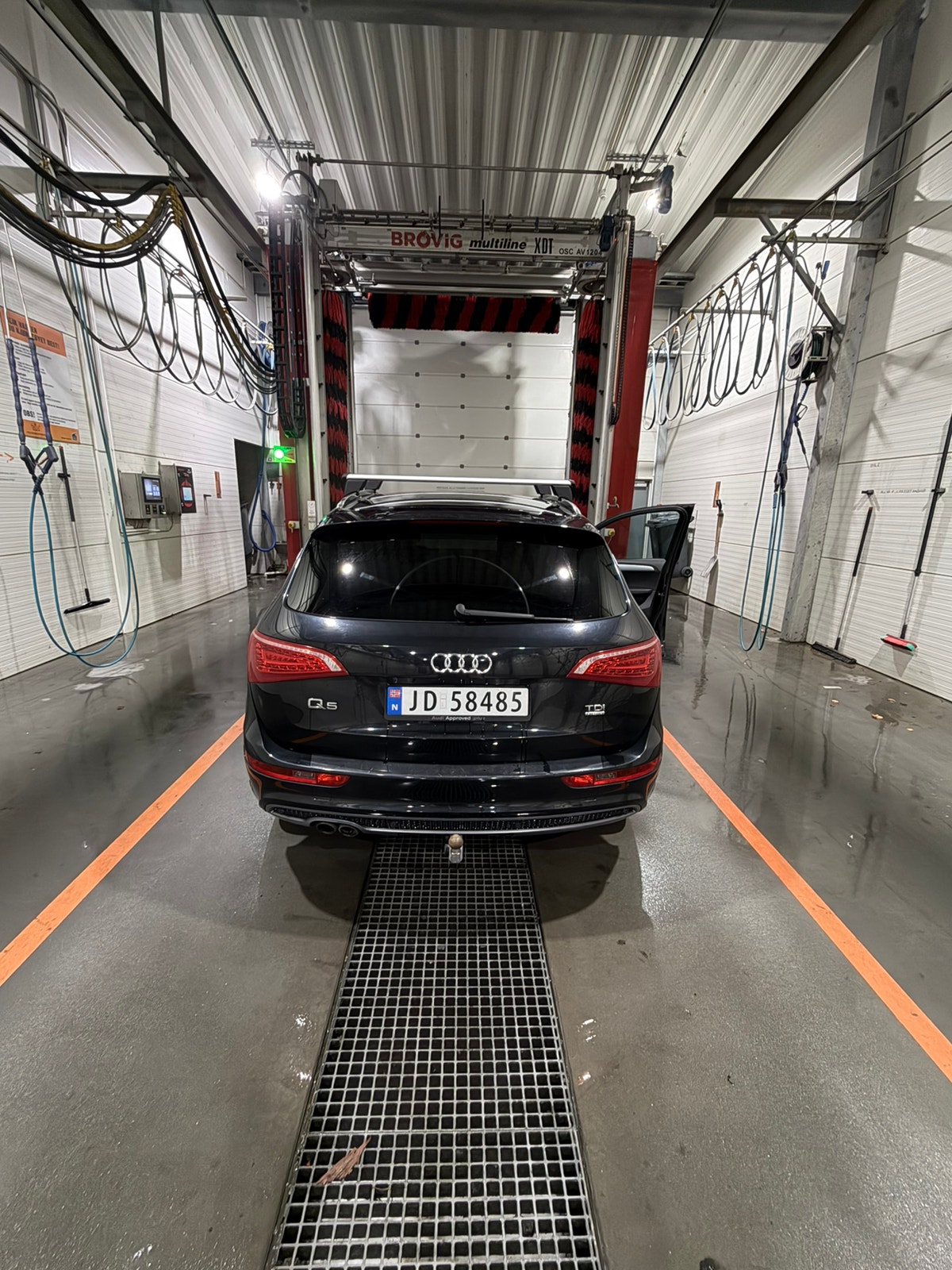 Audi Q5 2.0 TDI DPF quattro Manual, 6-trins, 143ps, 2011