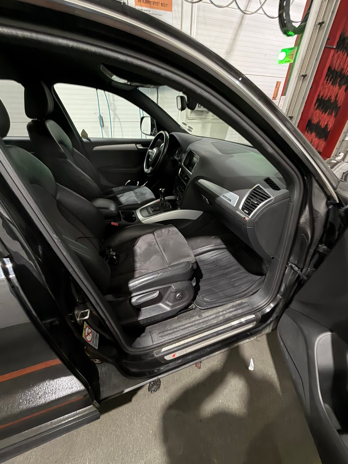 Audi Q5 2.0 TDI DPF quattro Manual, 6-trins, 143ps, 2011