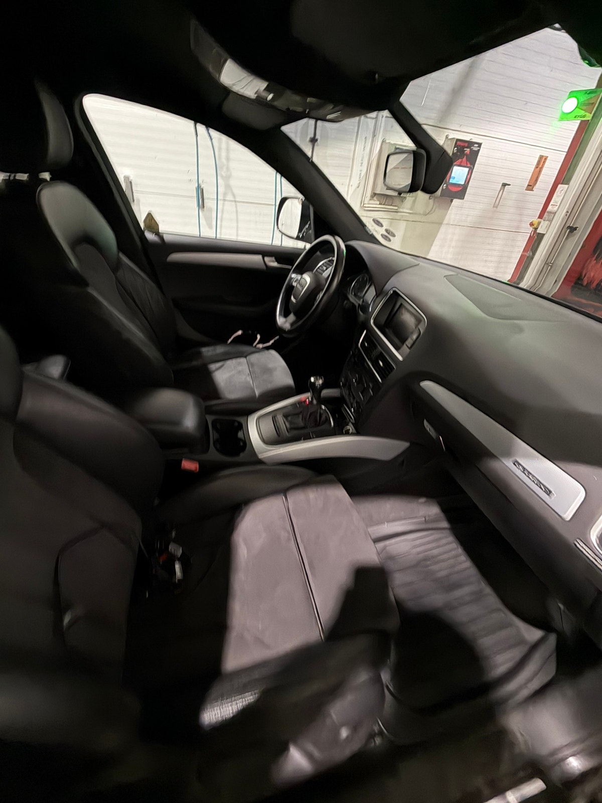 Audi Q5 2.0 TDI DPF quattro Manual, 6-trins, 143ps, 2011