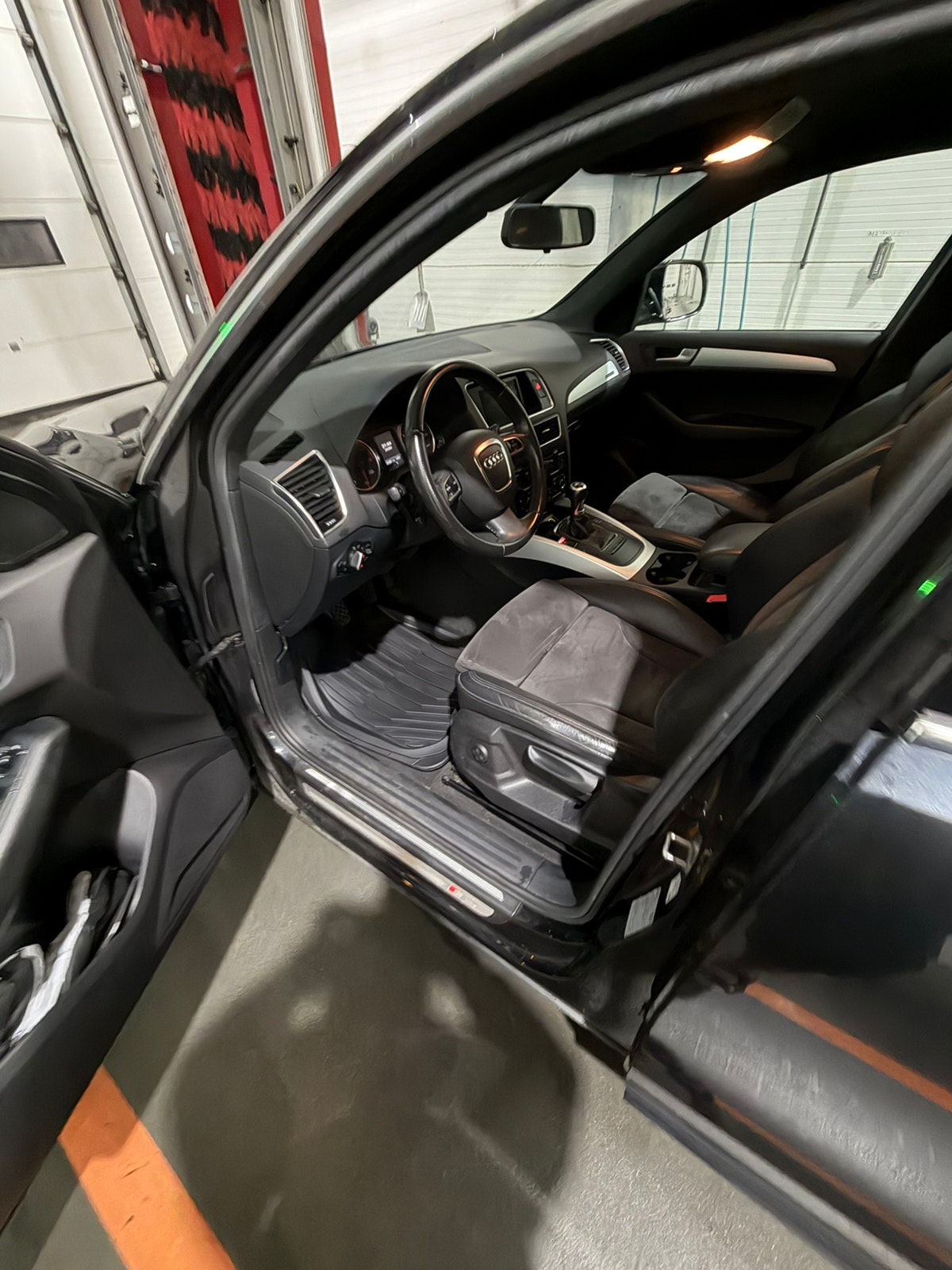 Audi Q5 2.0 TDI DPF quattro Manual, 6-trins, 143ps, 2011