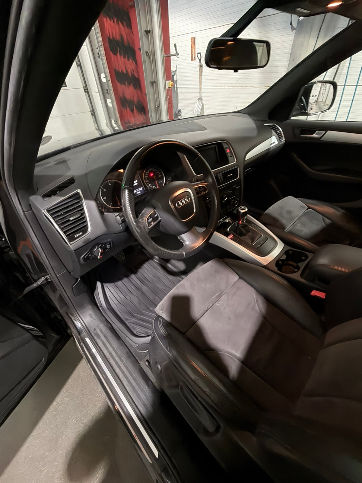 Audi Q5 2.0 TDI DPF quattro Manual, 6-trins, 143ps, 2011