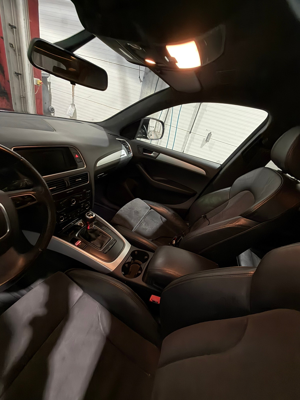 Audi Q5 2.0 TDI DPF quattro Manual, 6-trins, 143ps, 2011