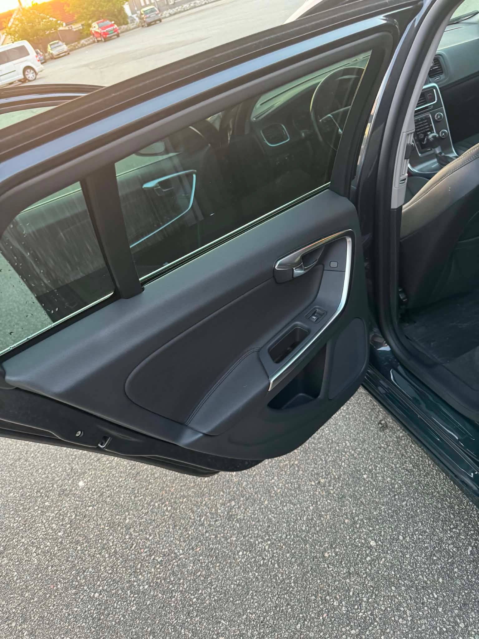 Volvo V60 D3 Manual, 163hp, 2012