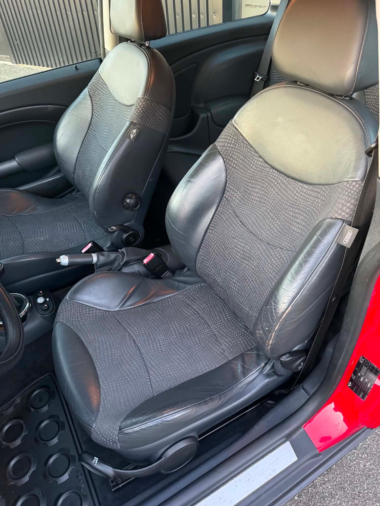 MINI Cooper Manual, 5-trins, 116ps, 2004