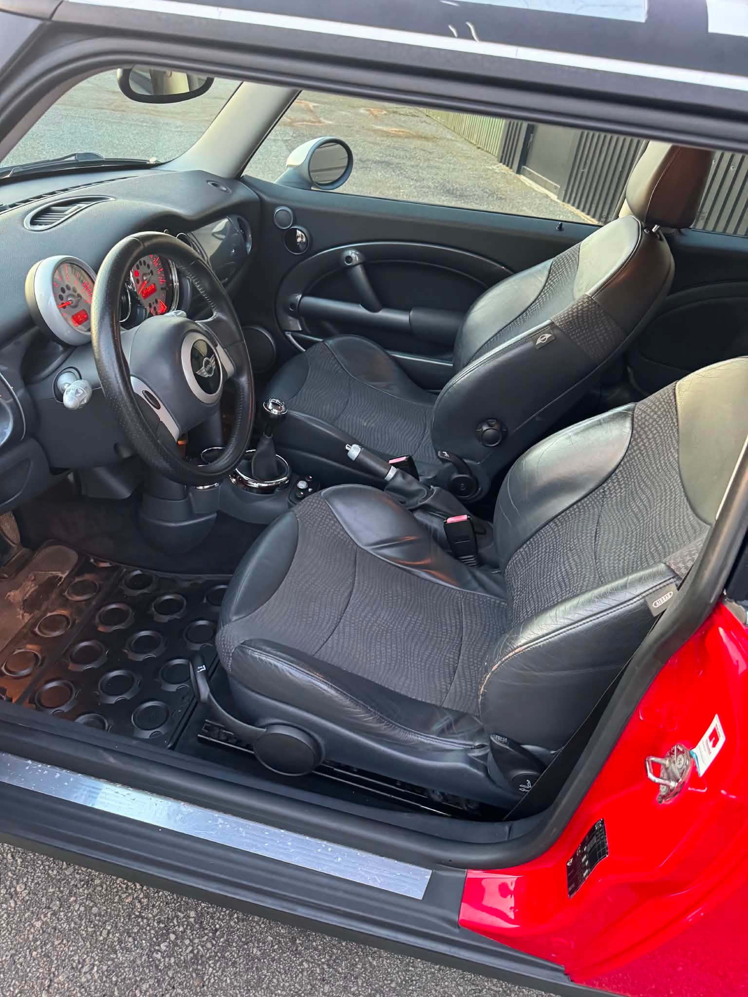 MINI Cooper Manual, 5-trins, 116ps, 2004