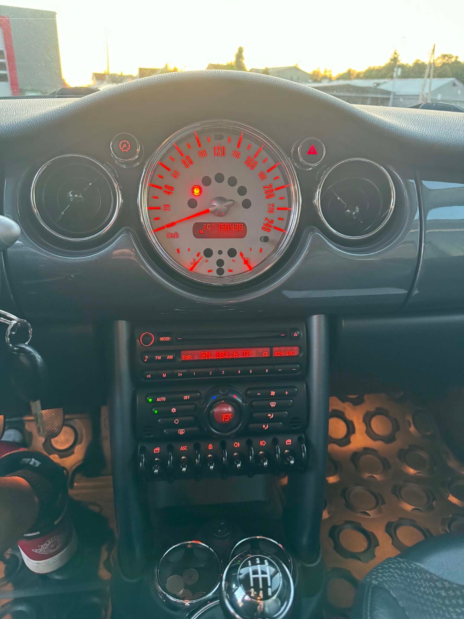 MINI Cooper Manual, 5-trins, 116ps, 2004