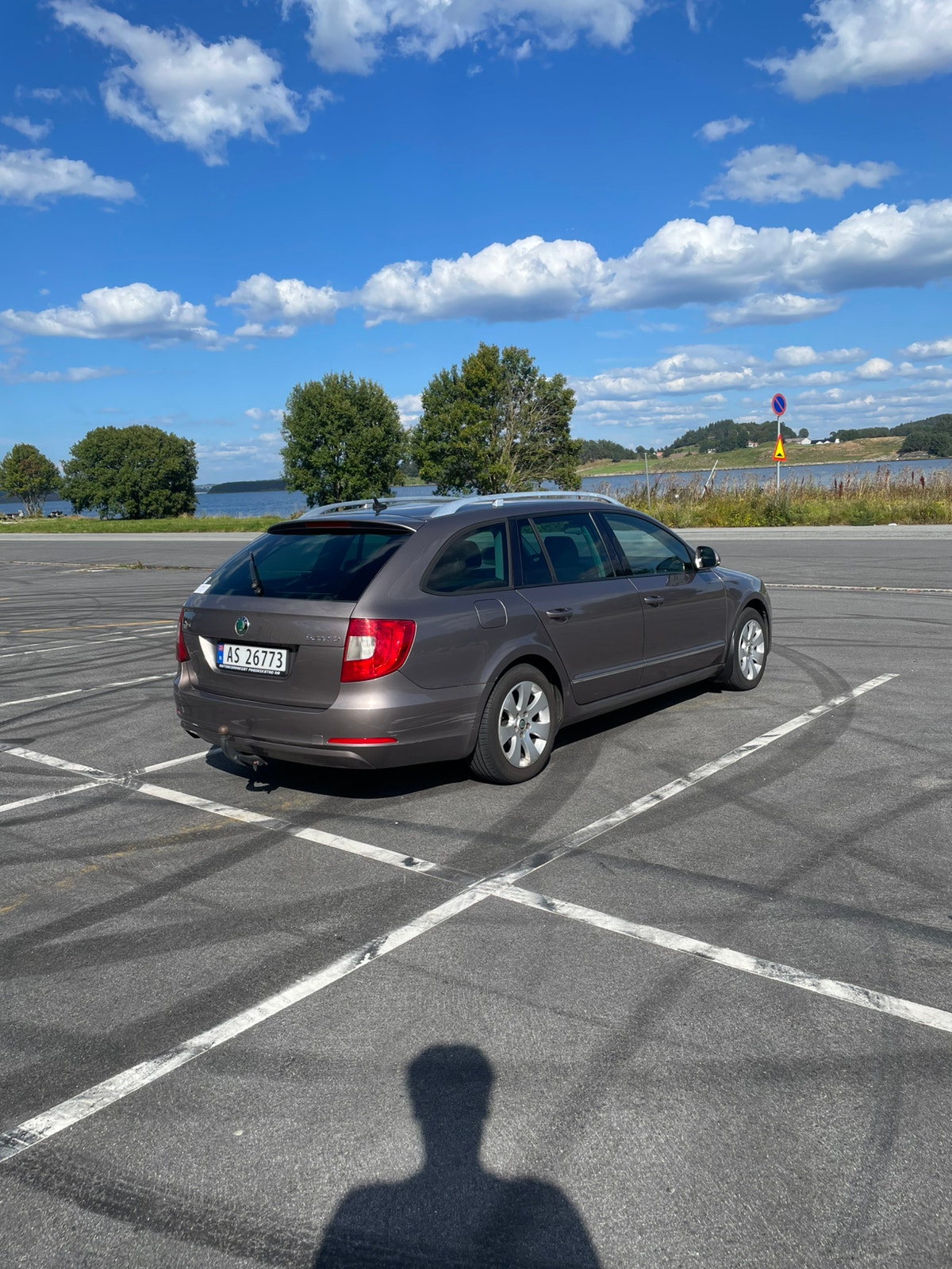 Škoda Superb Combi 1.6 TDI Manual, 105hp, 2011