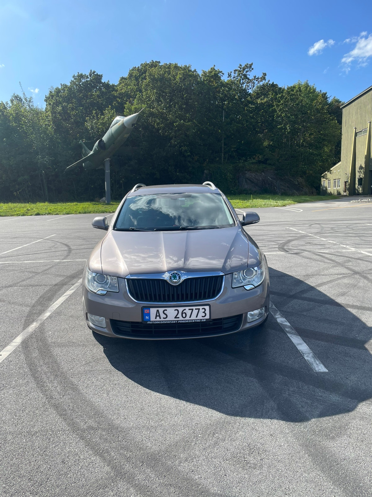 Škoda Superb Combi 1.6 TDI Manual, 105hp, 2011