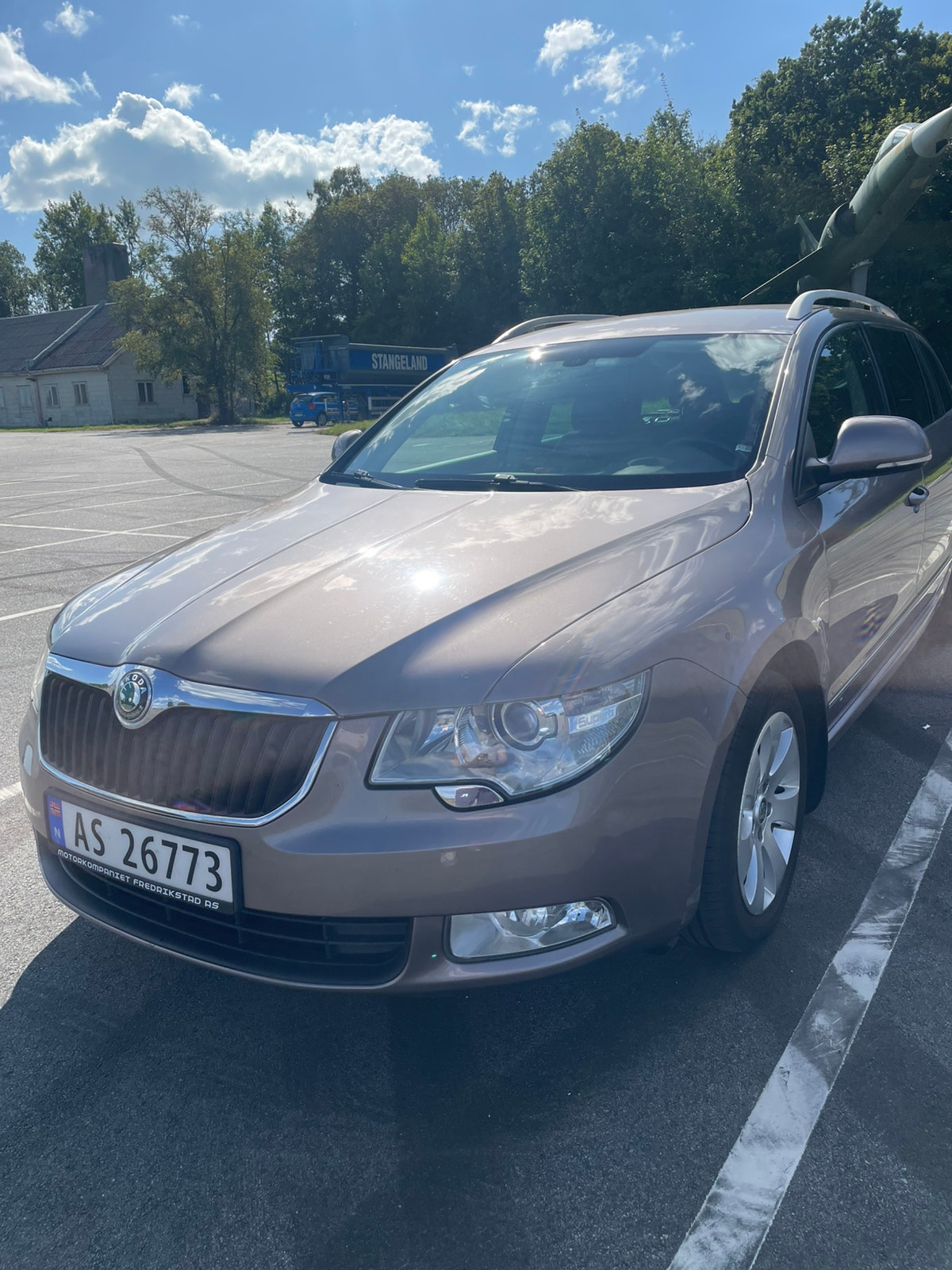 Škoda Superb Combi 1.6 TDI Manual, 105hp, 2011