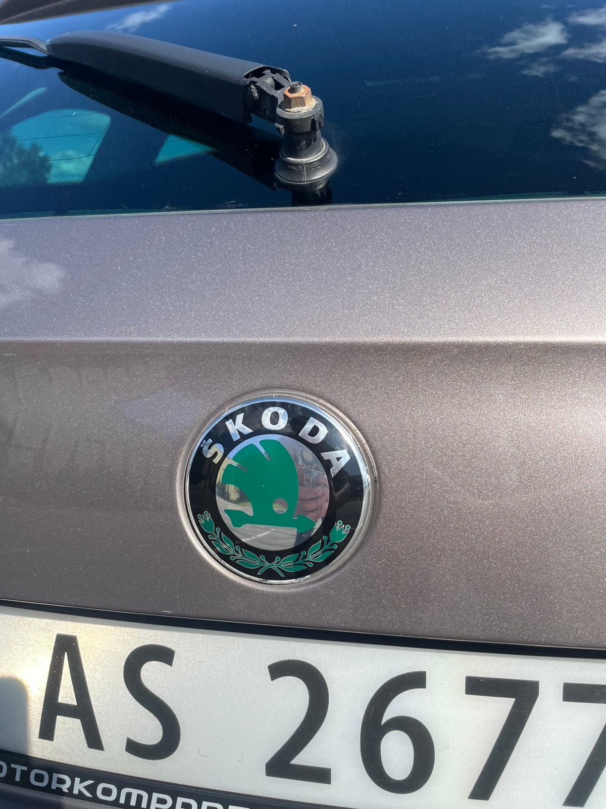 Škoda Superb Combi 1.6 TDI Manual, 105hp, 2011