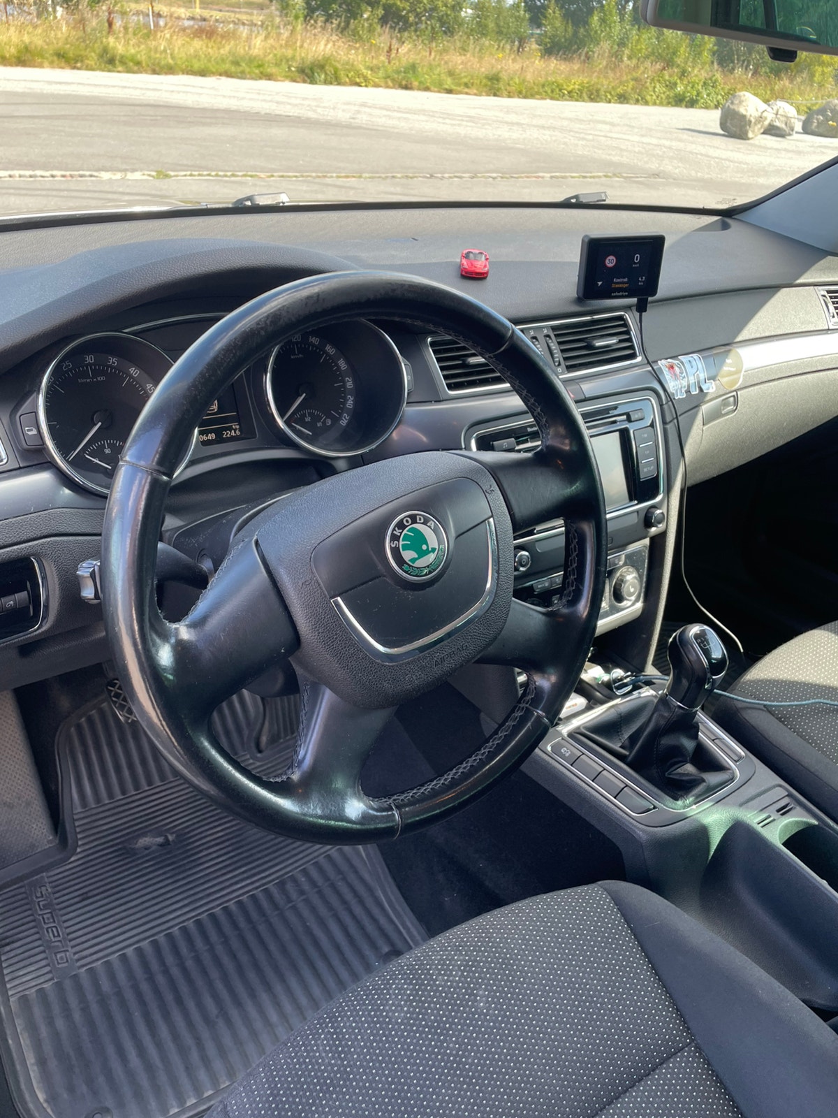 Škoda Superb Combi 1.6 TDI Manual, 105hp, 2011
