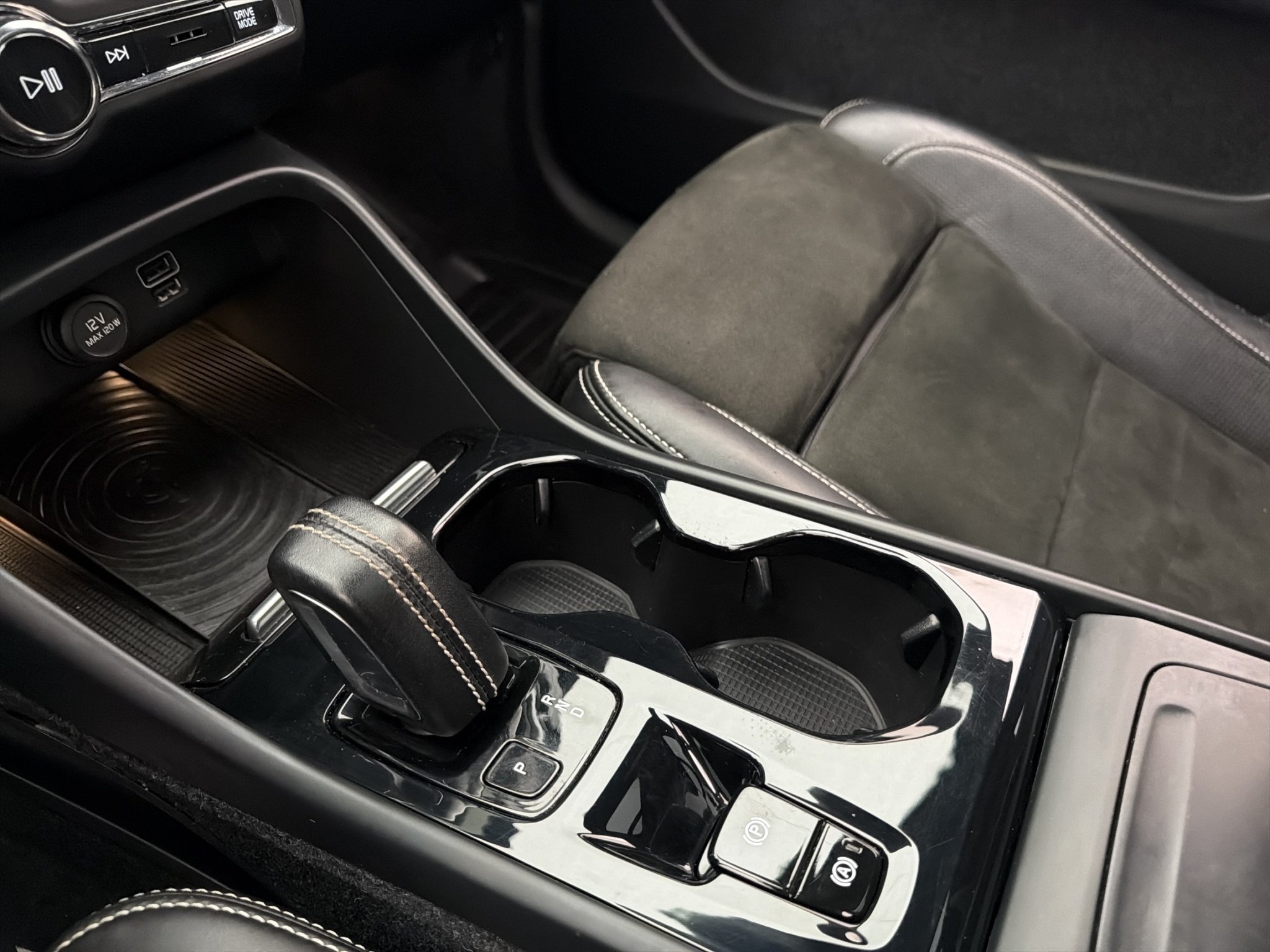 Volvo XC40 D4 AWD Geartronic, 190hp, 2018