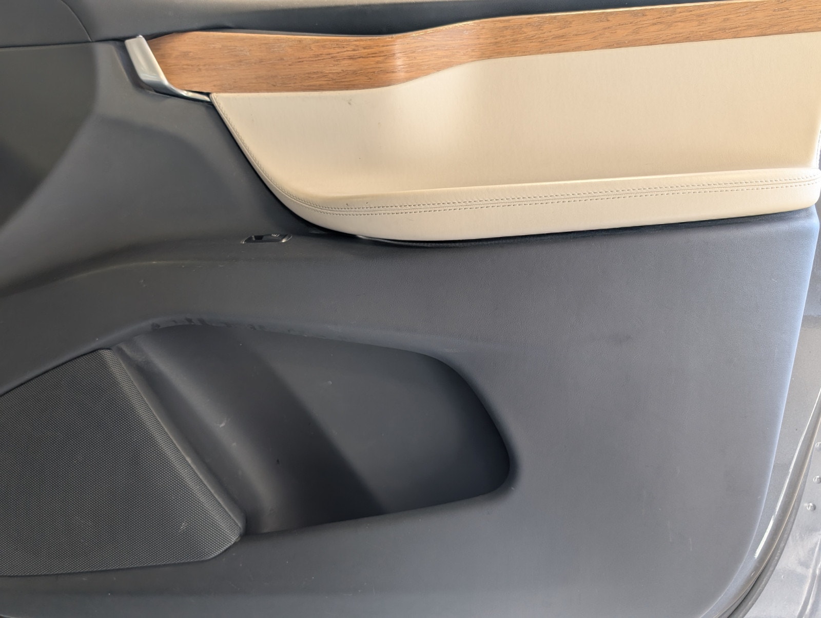 Tesla Model X Standard Range, 333hp, 2019