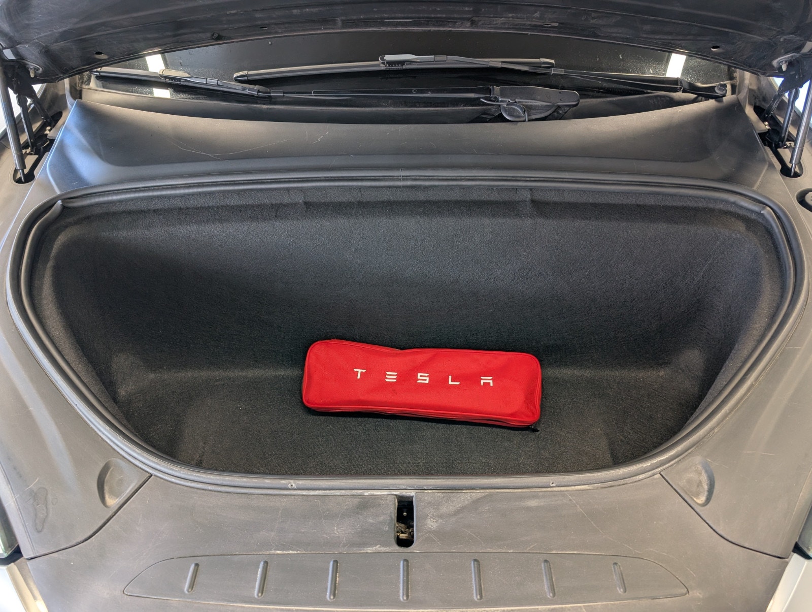 Tesla Model X Standard Range, 333hp, 2019