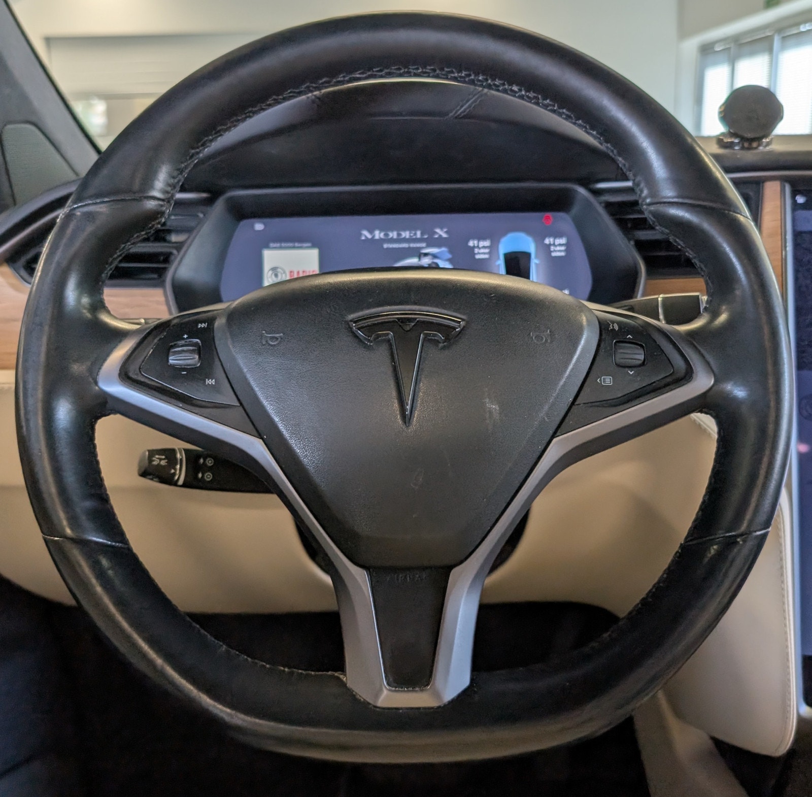 Tesla Model X Standard Range, 333hp, 2019