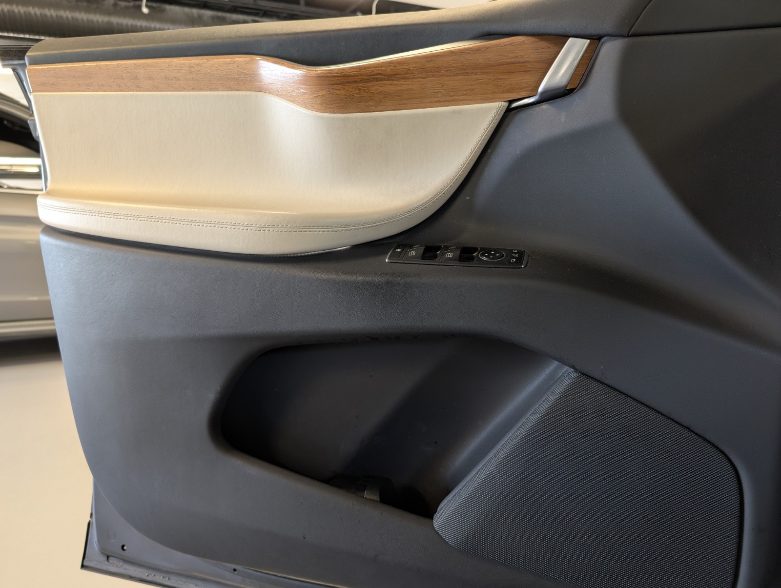Tesla Model X Standard Range, 333hp, 2019