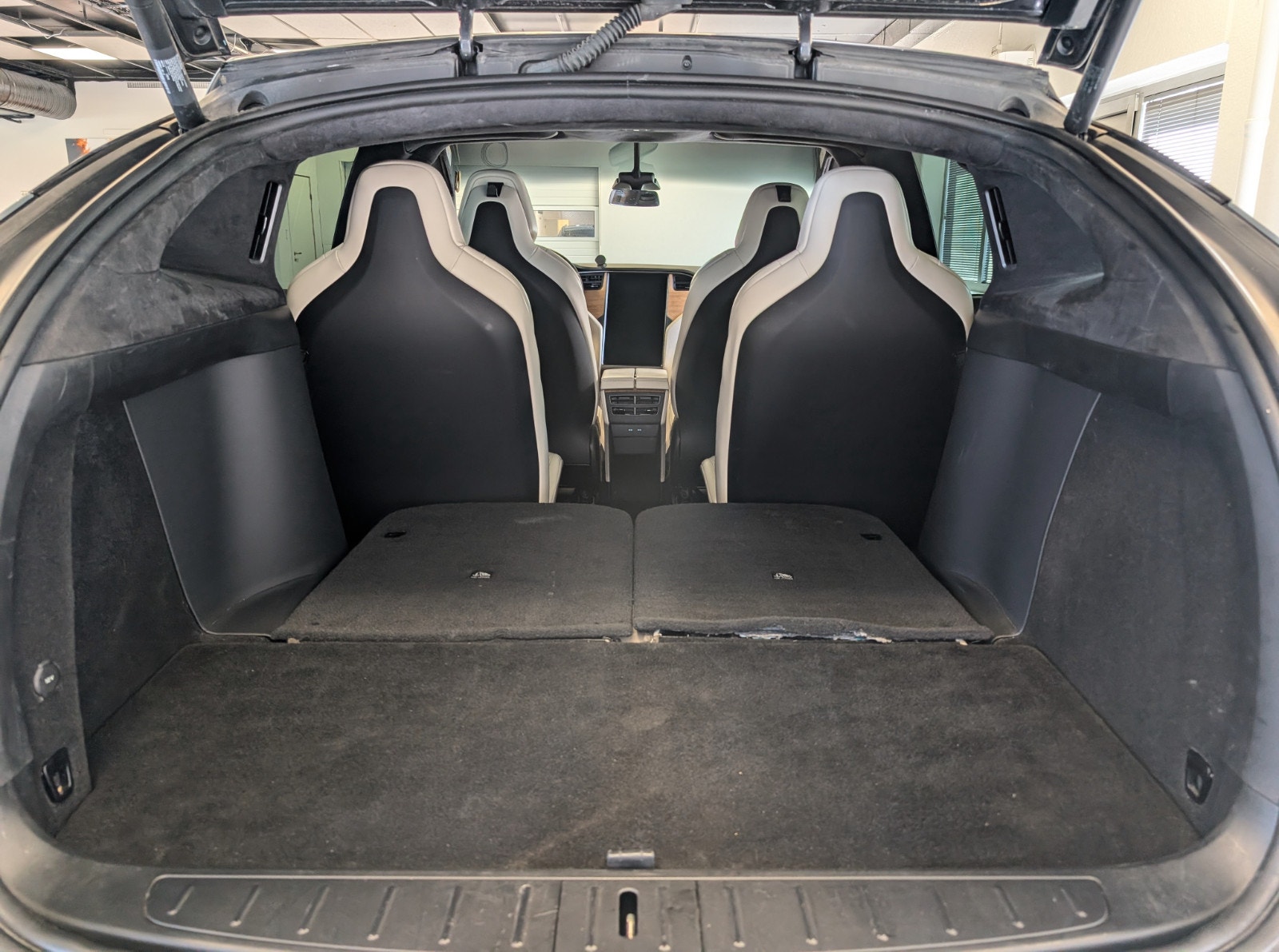 Tesla Model X Standard Range, 333hp, 2019