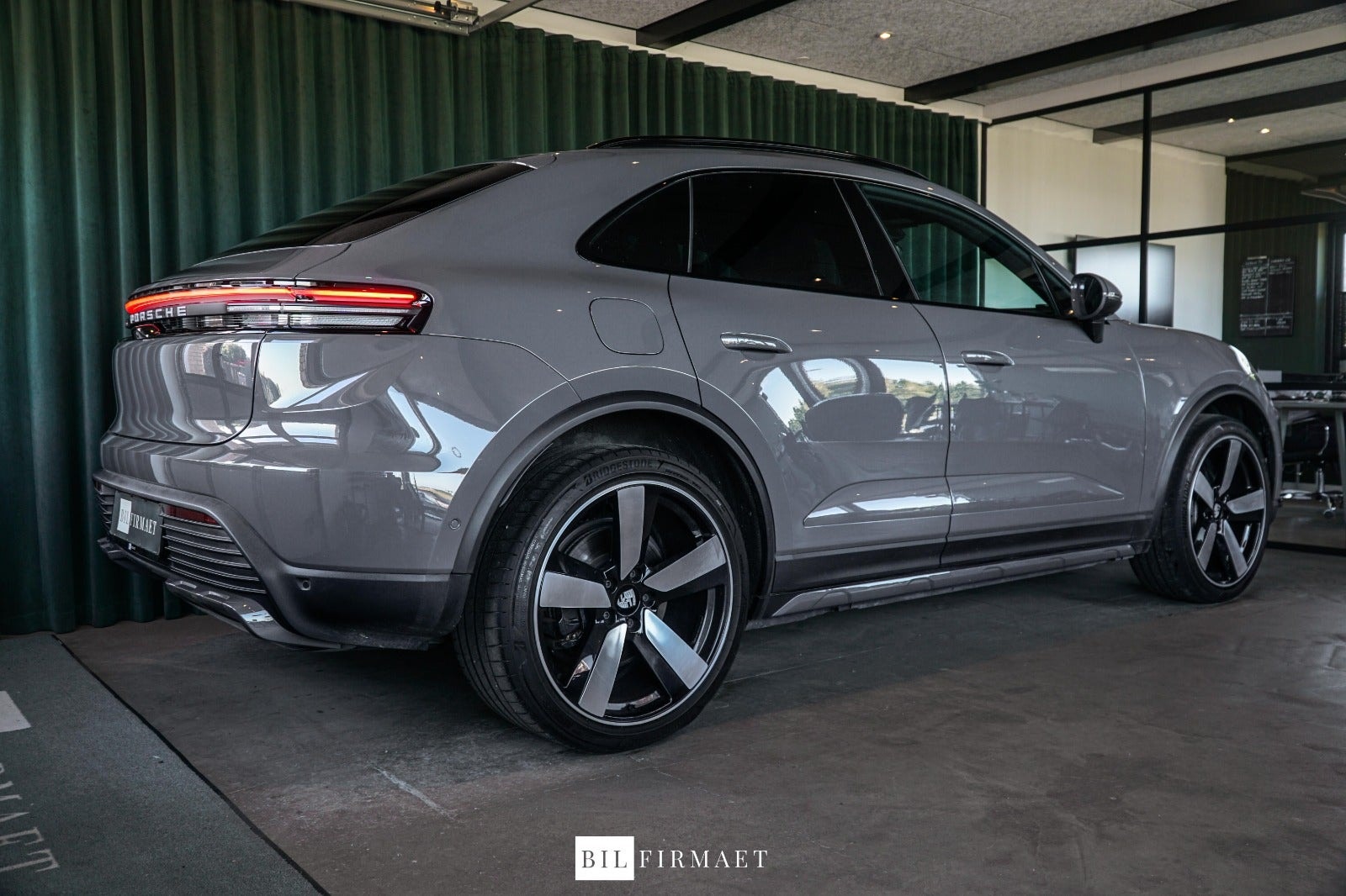 Porsche Macan 4, 388hp, 2025