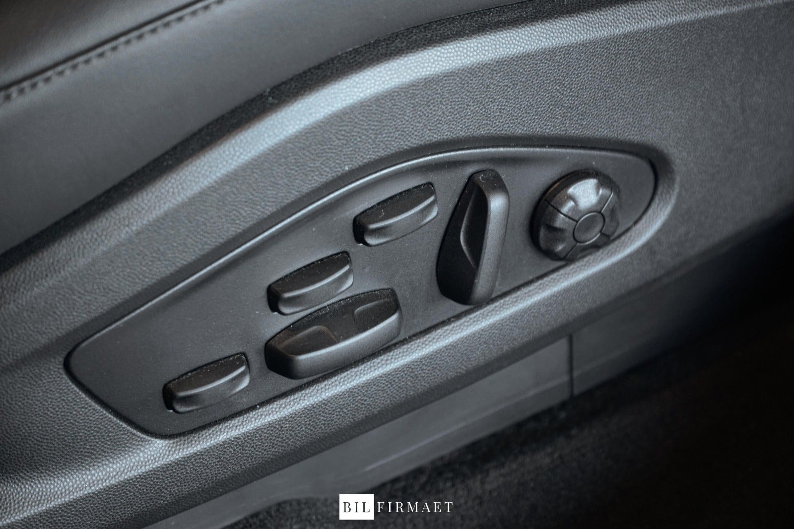 Porsche Macan 4, 388hp, 2025