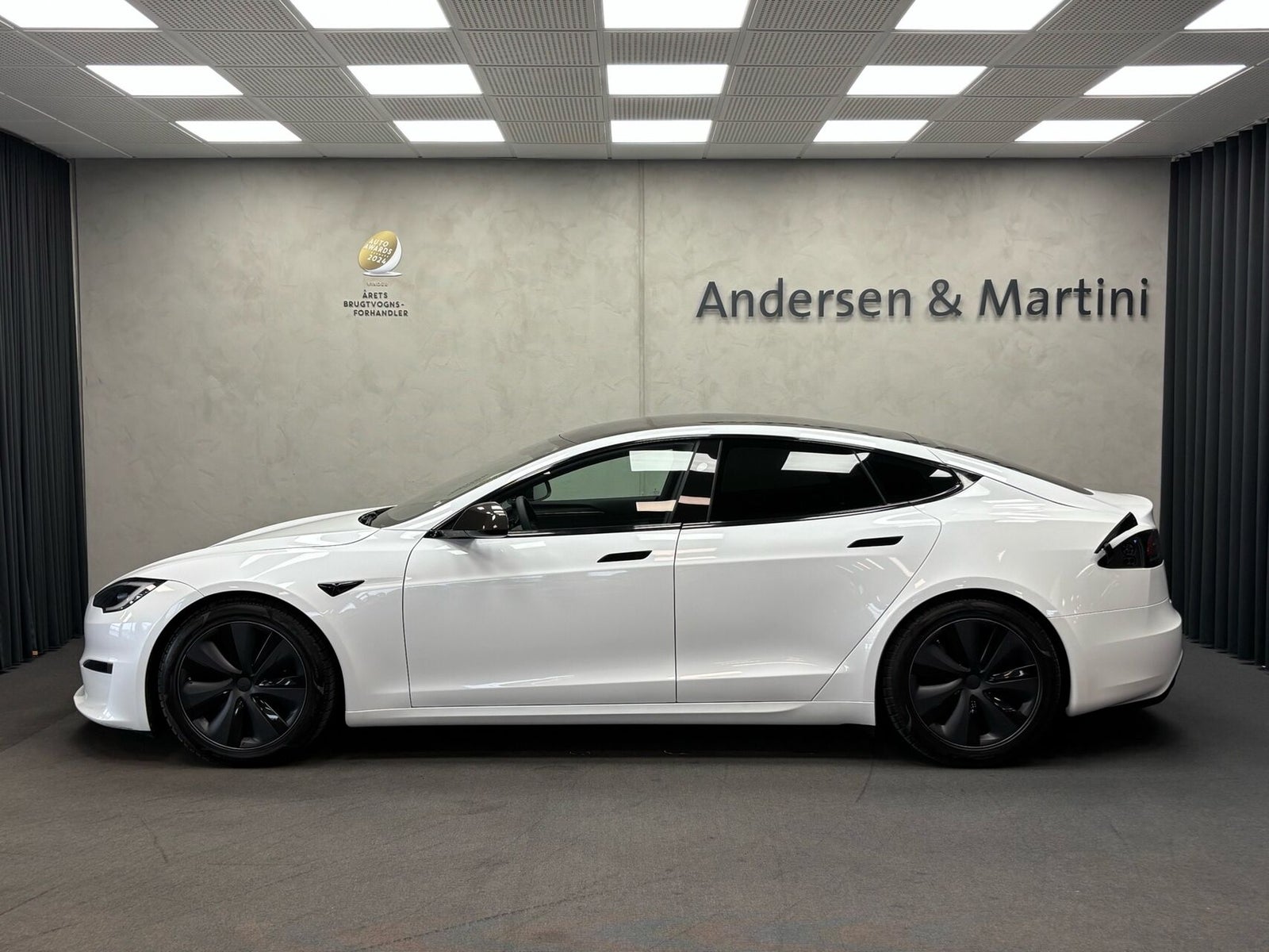 Tesla Model S, 670ps, 2023