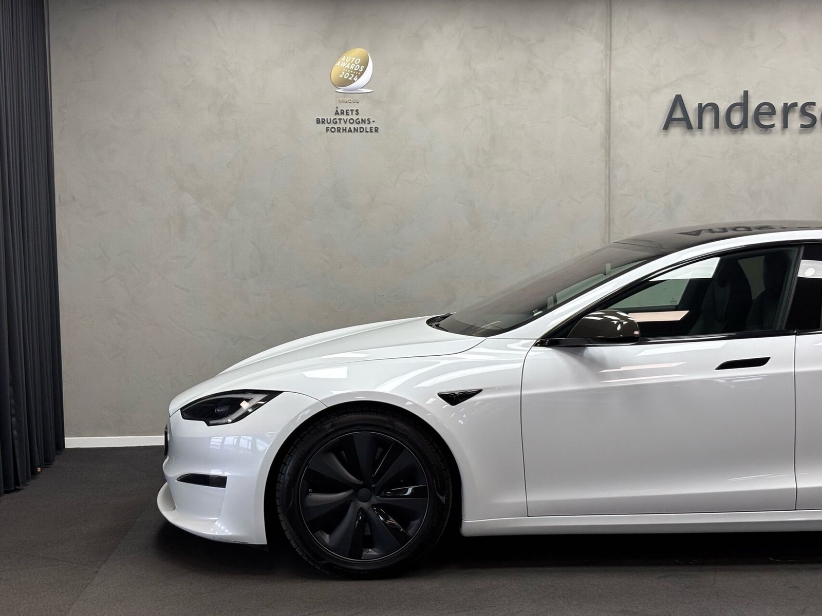 Tesla Model S, 670ps, 2023