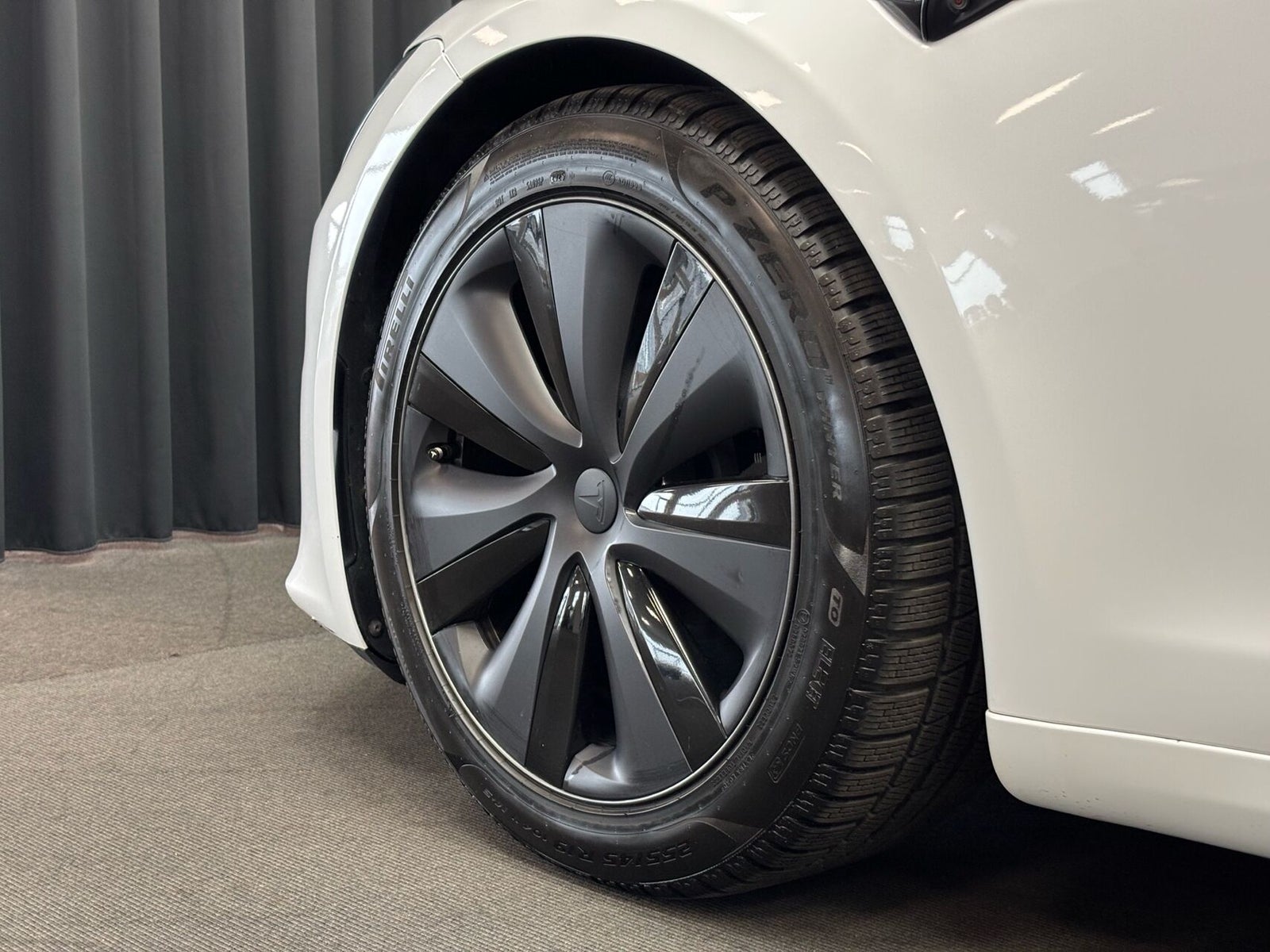 Tesla Model S, 670ps, 2023