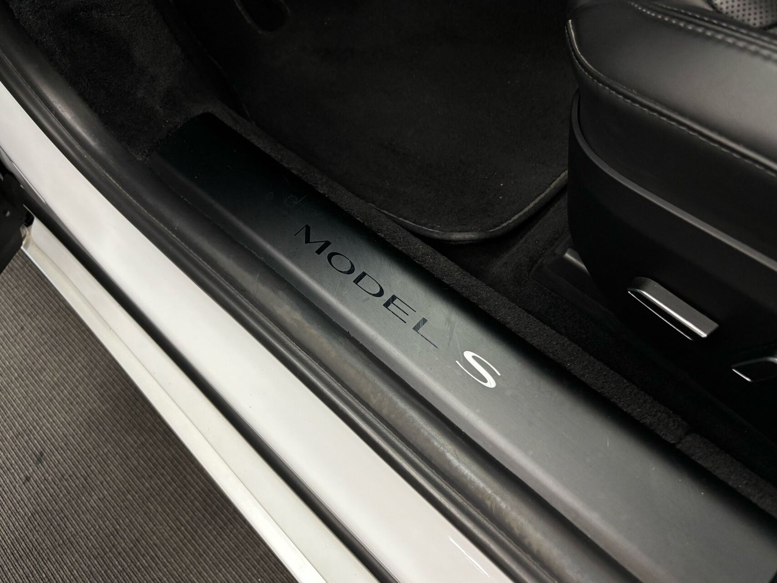 Tesla Model S, 670ps, 2023